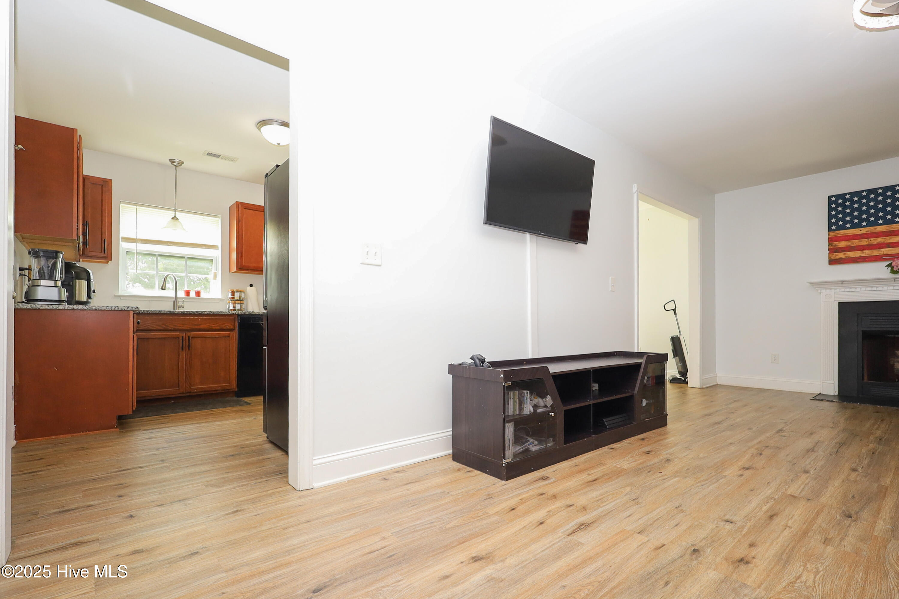 112 Dillard Lane, Richlands, NC 28574 – photo 8: IMG_5372
