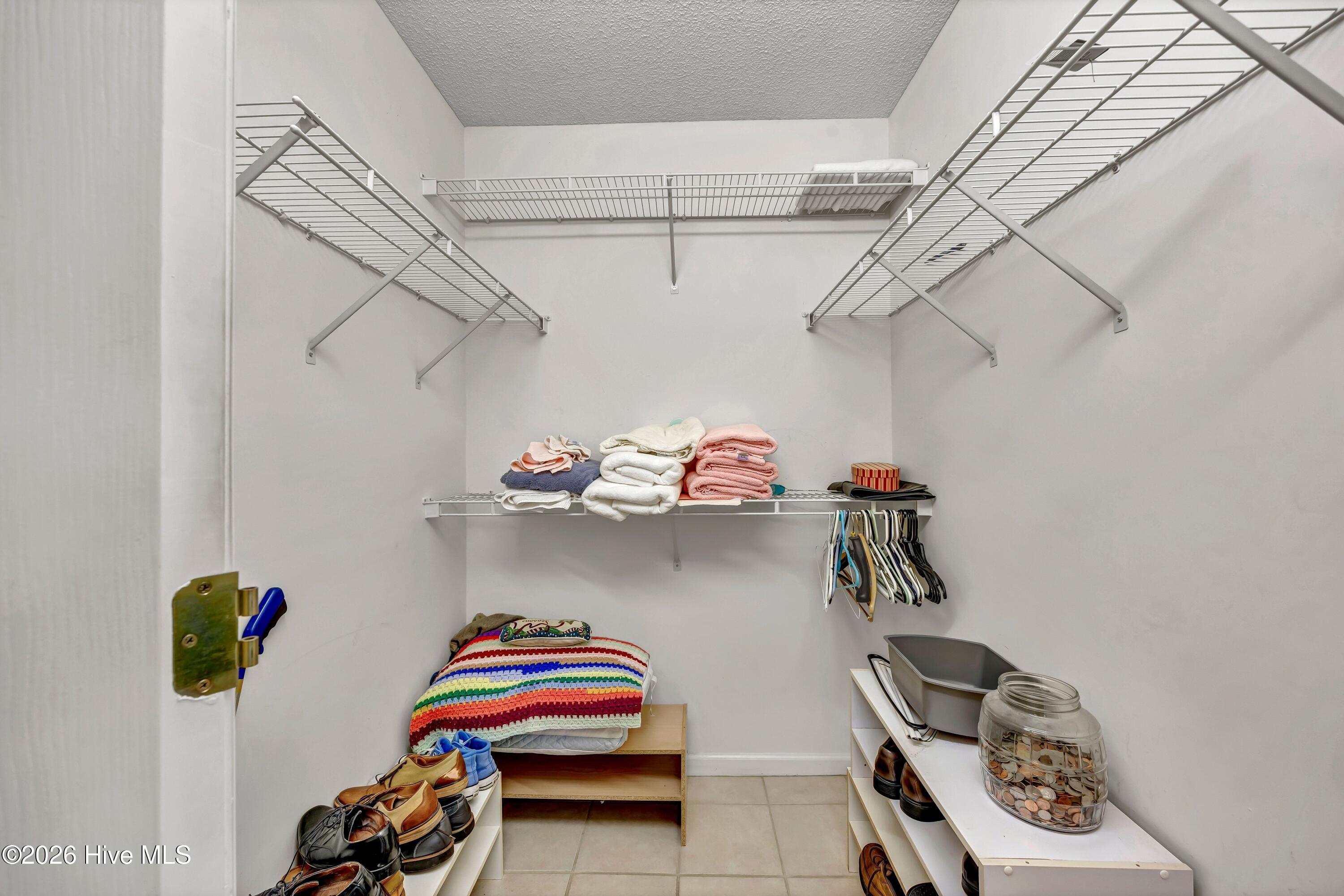 100554189 | Photo 15