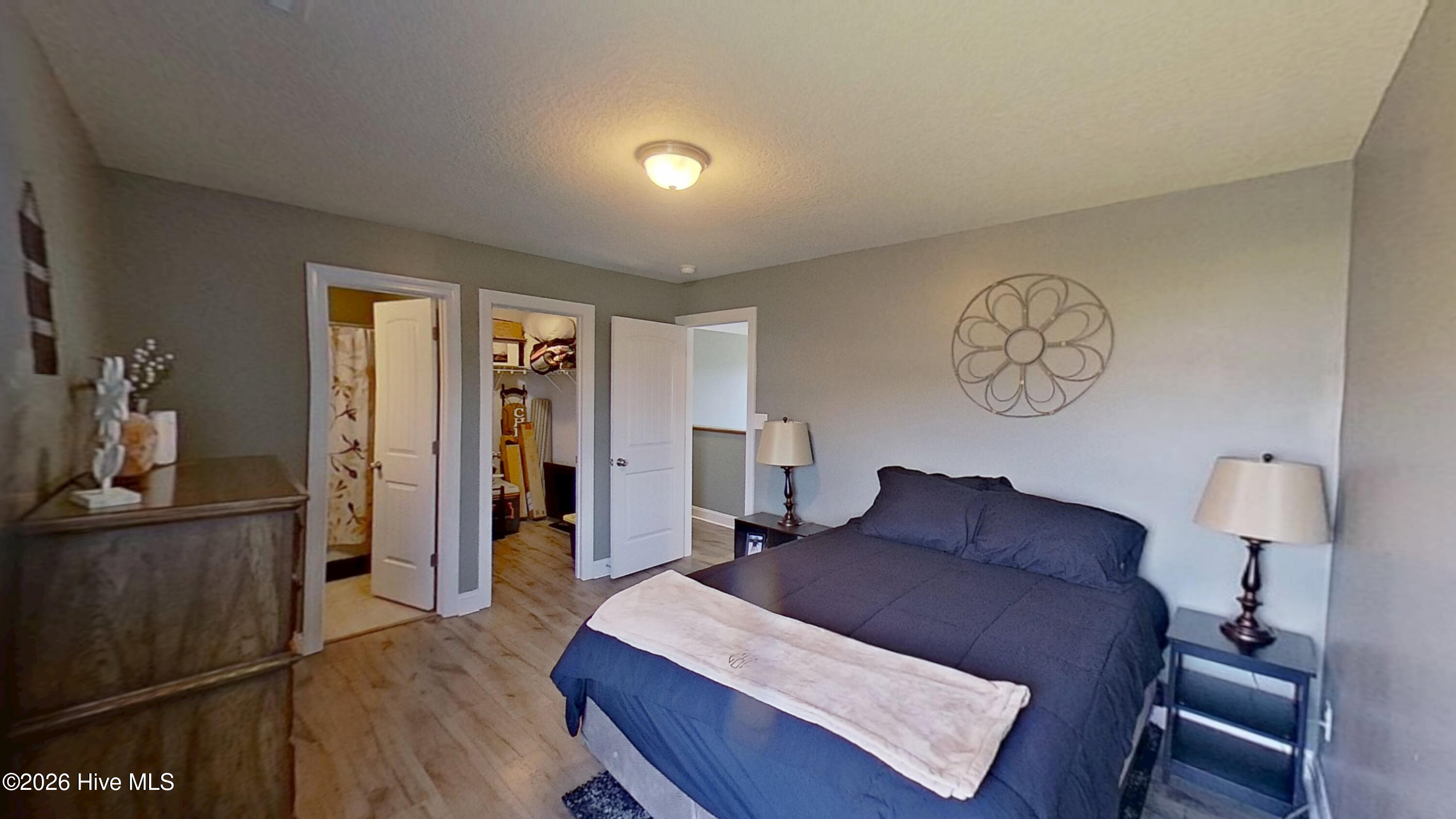 100566911 | Photo 23