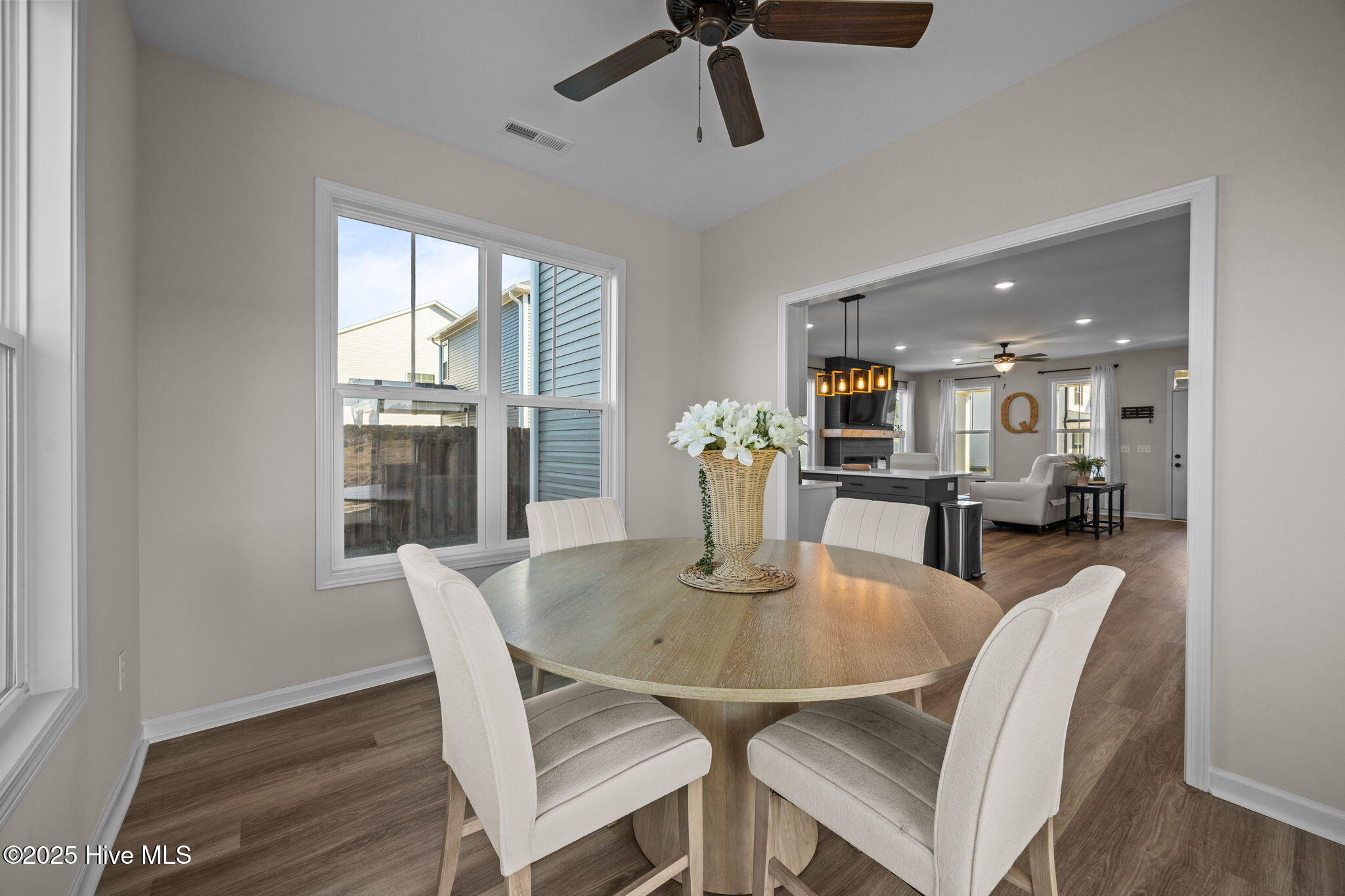 100545459 | Photo 14