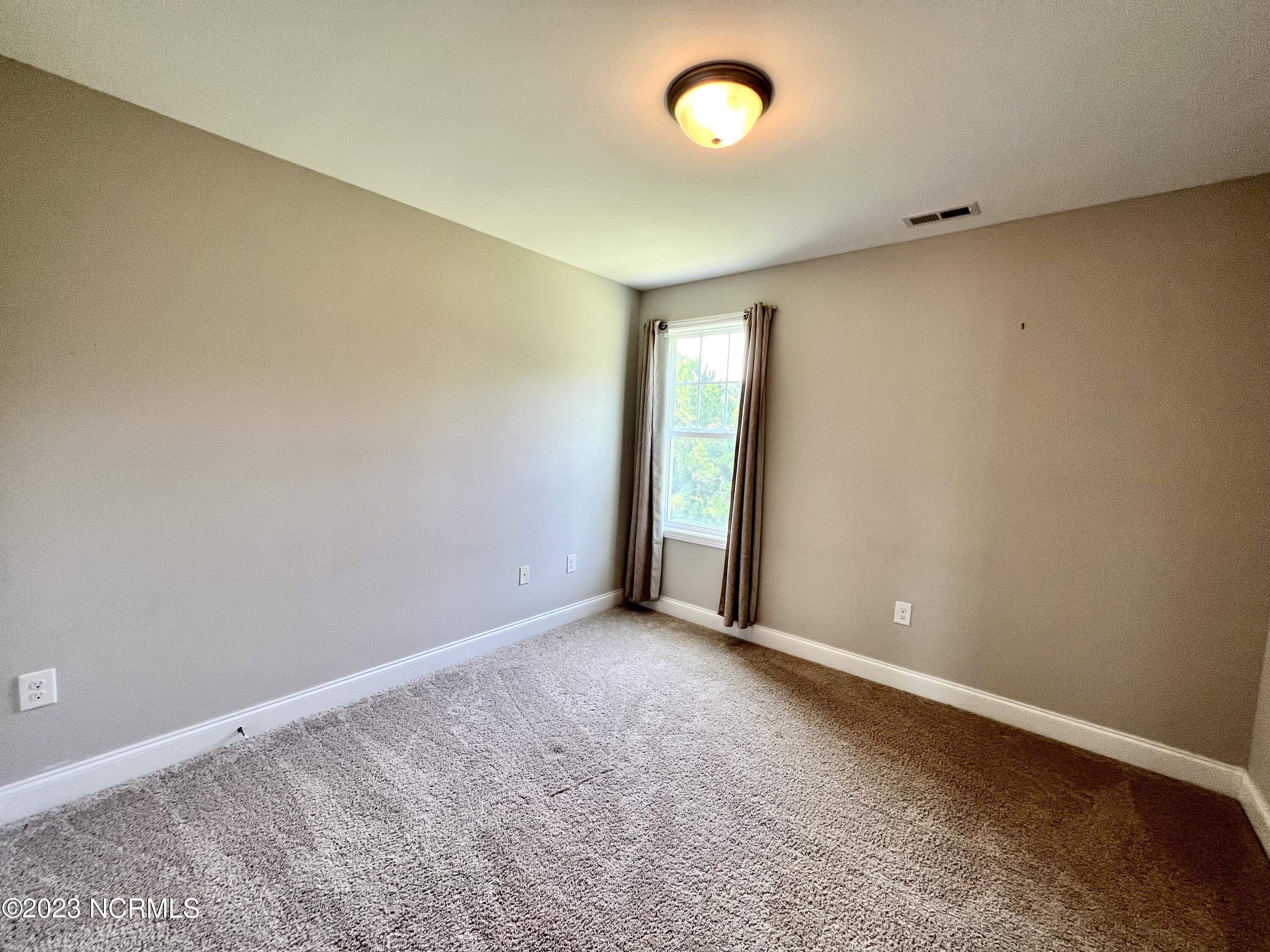 100559213 | Photo 11