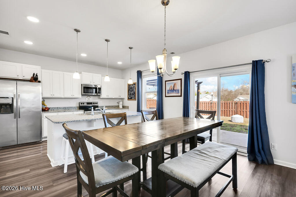 100560031 | Photo 11