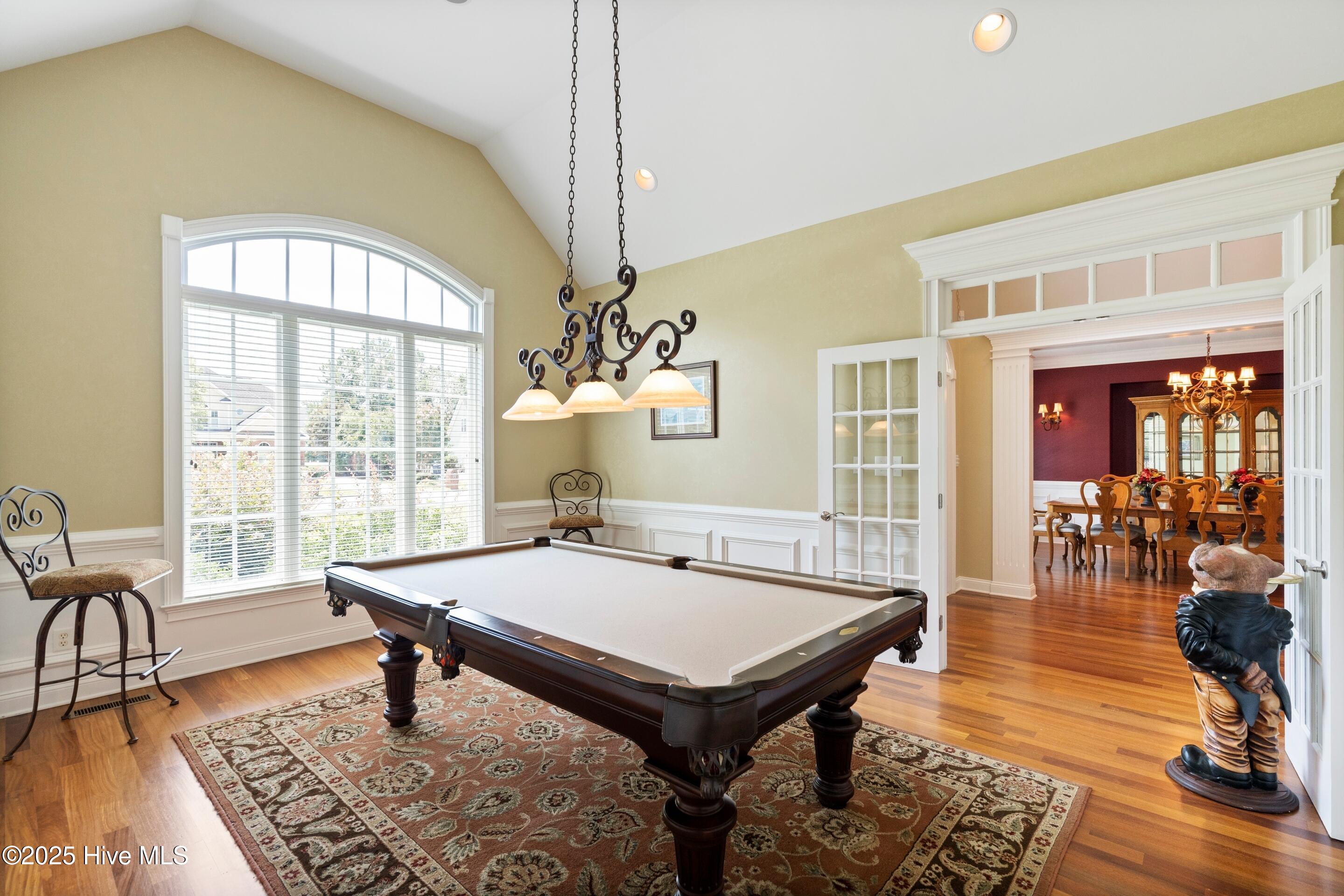 100518438 | Photo 10