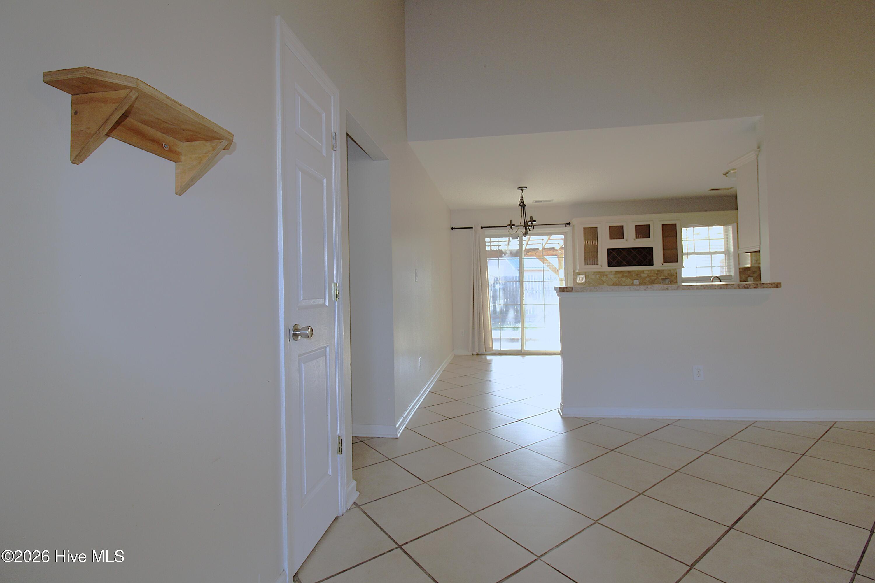 100558935 | Photo 12