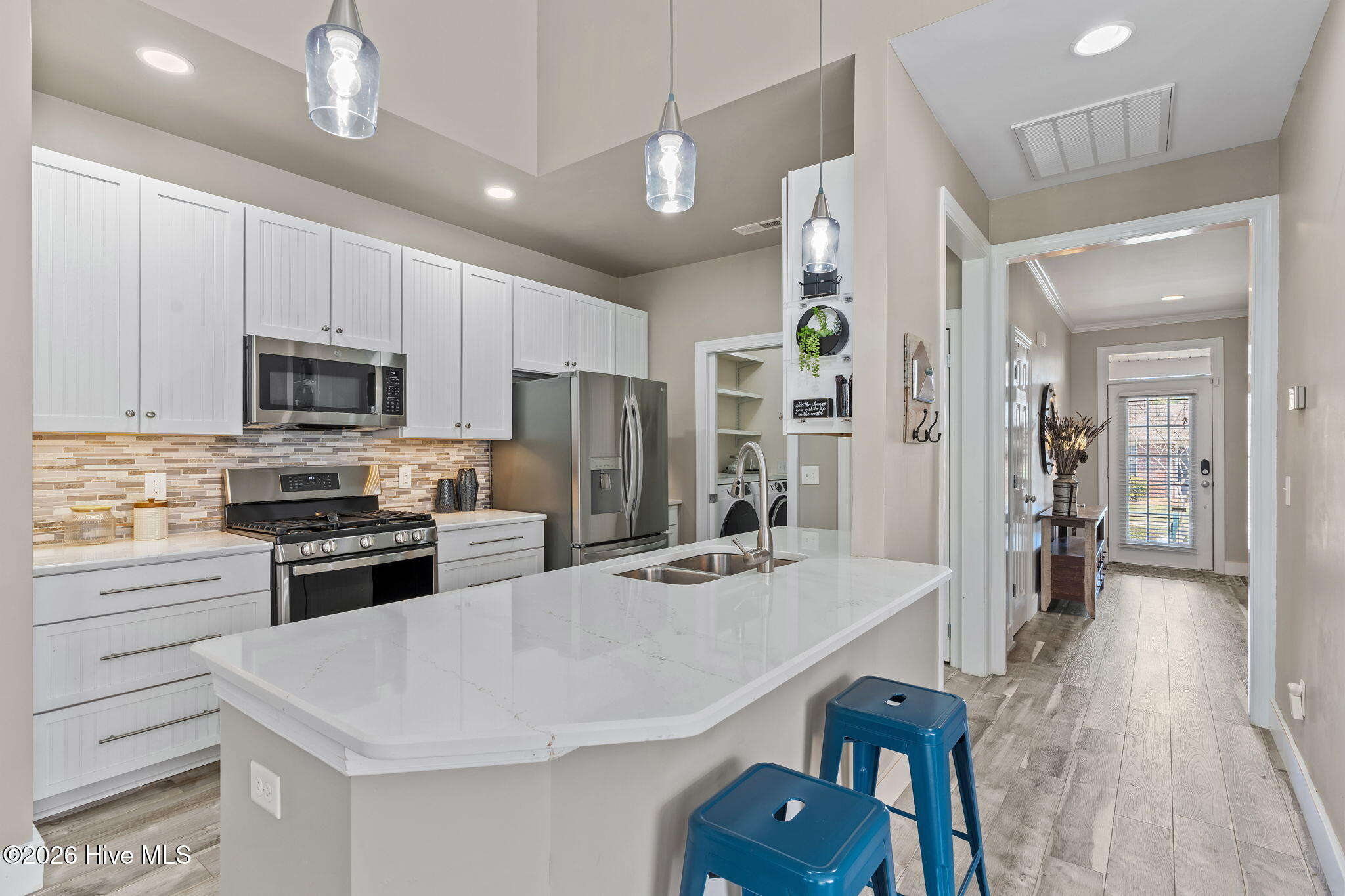 100562744 | Photo 19