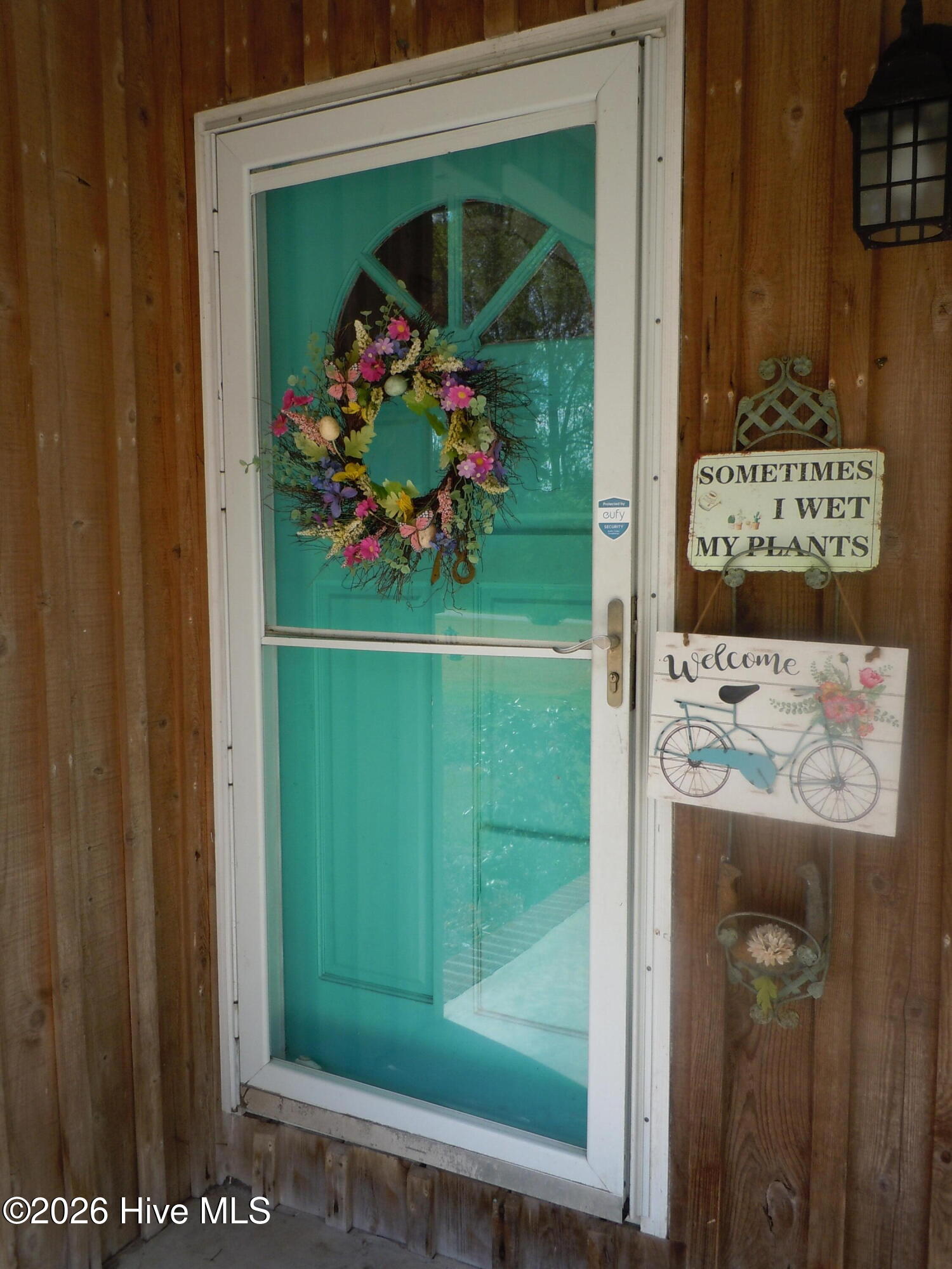 100565129 | Photo 56