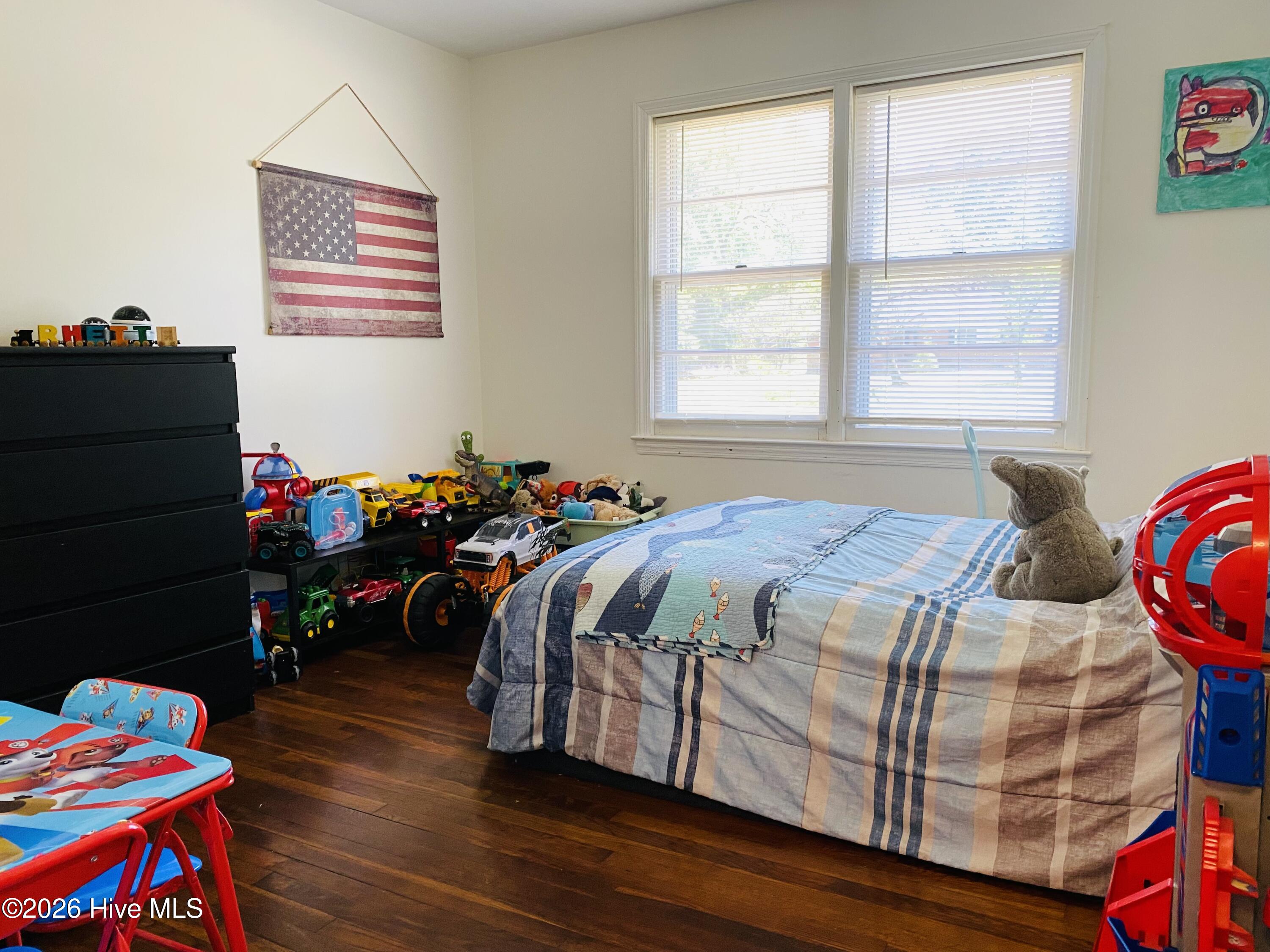 100569666 | Photo 37