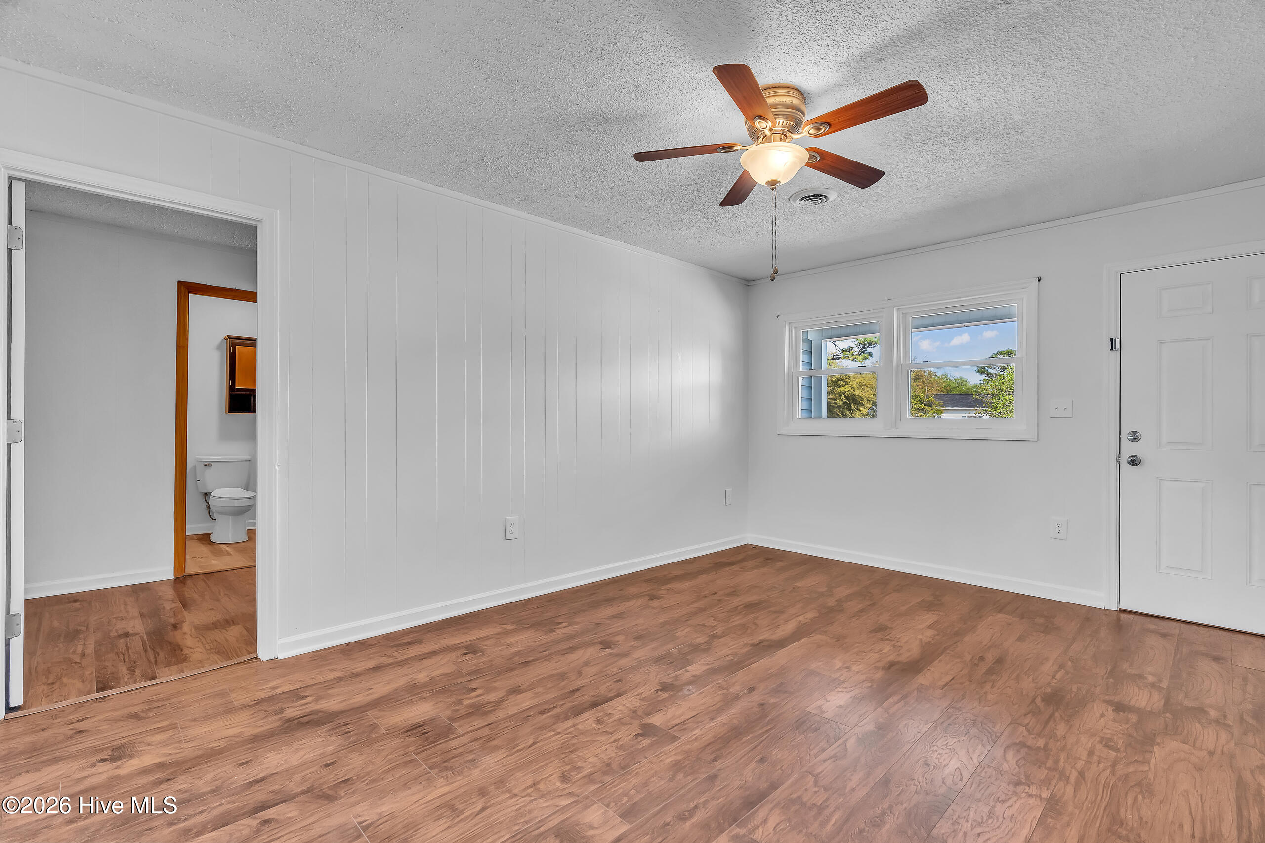 100567424 | Photo 15