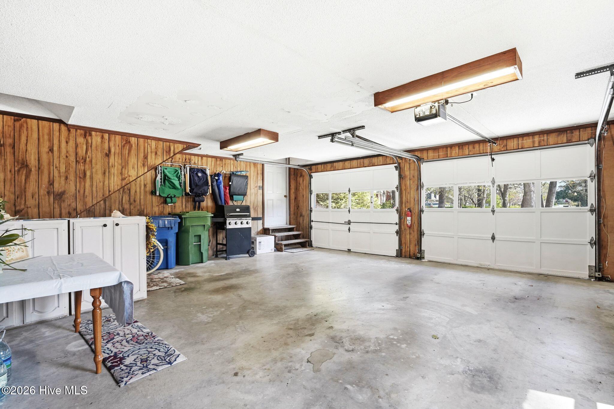 100563763 | Photo 54