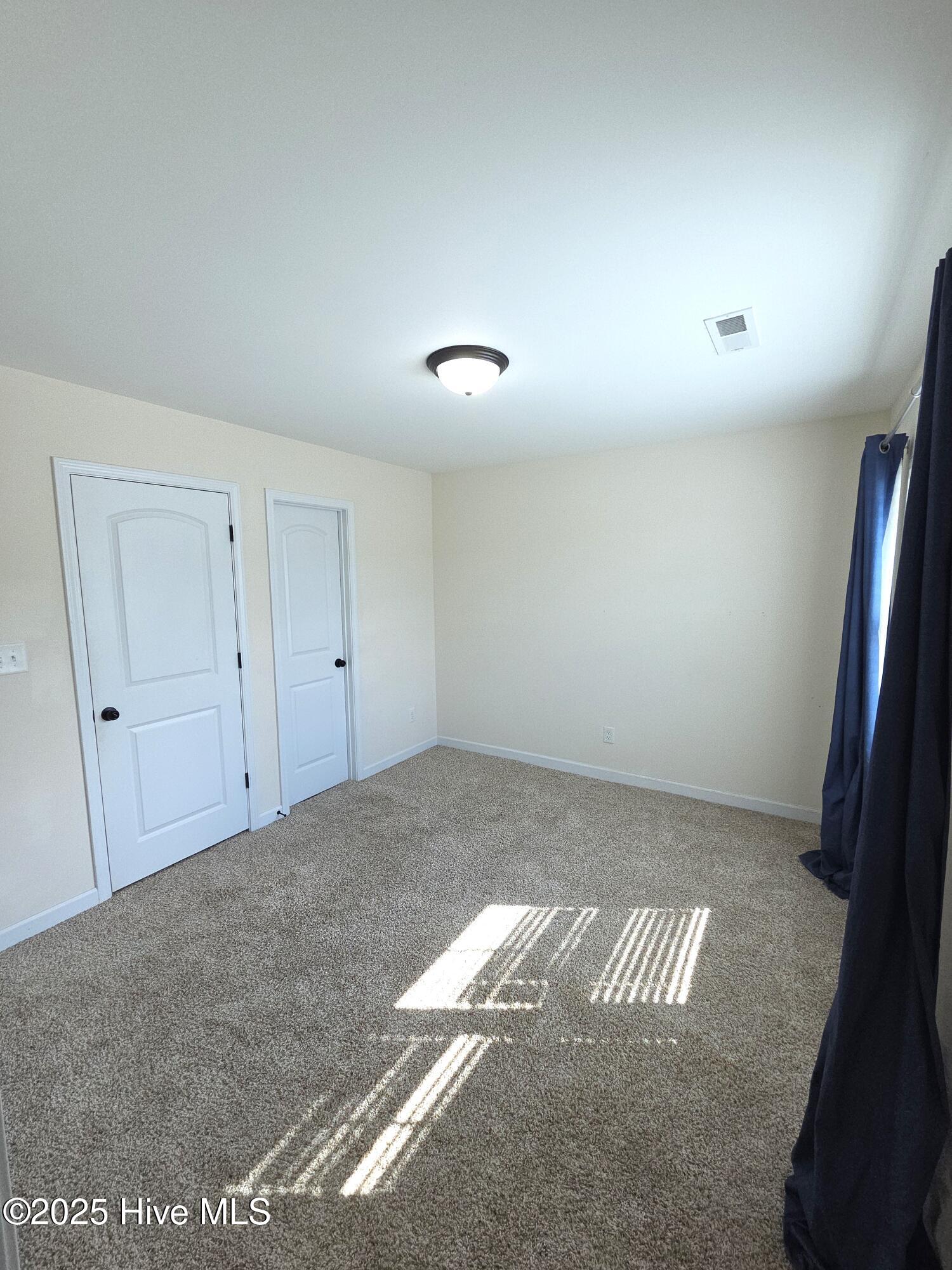 100527843 | Photo 24