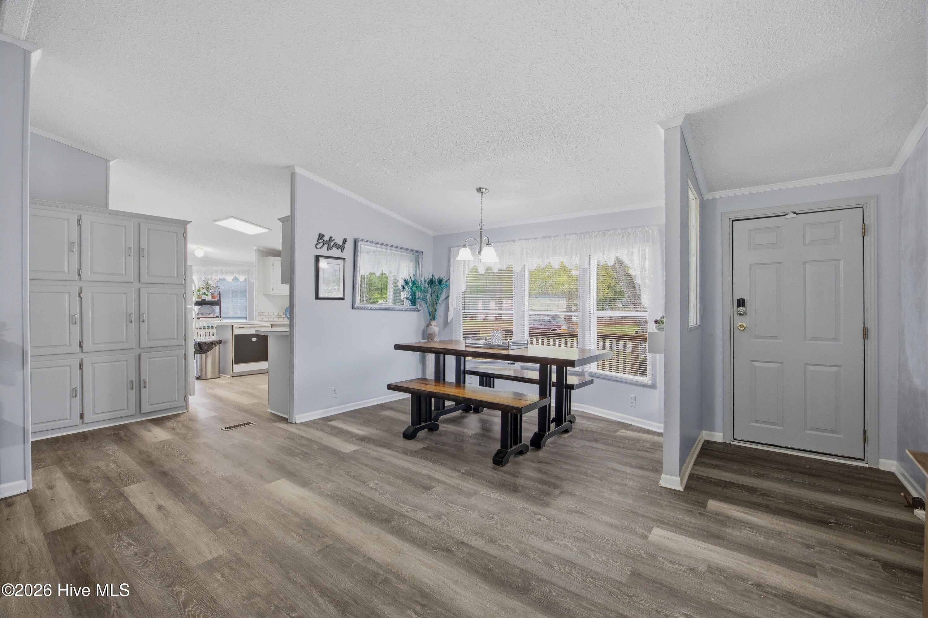 100565028 | Photo 15