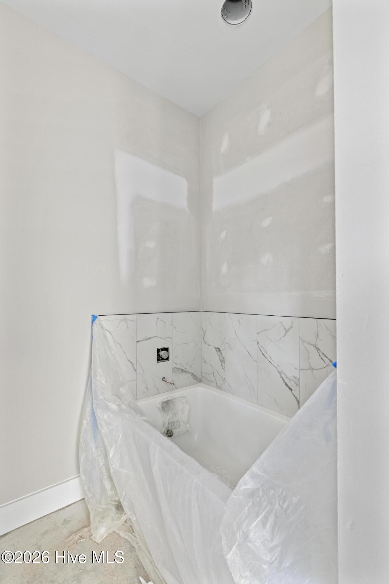 100566204 | Photo 18