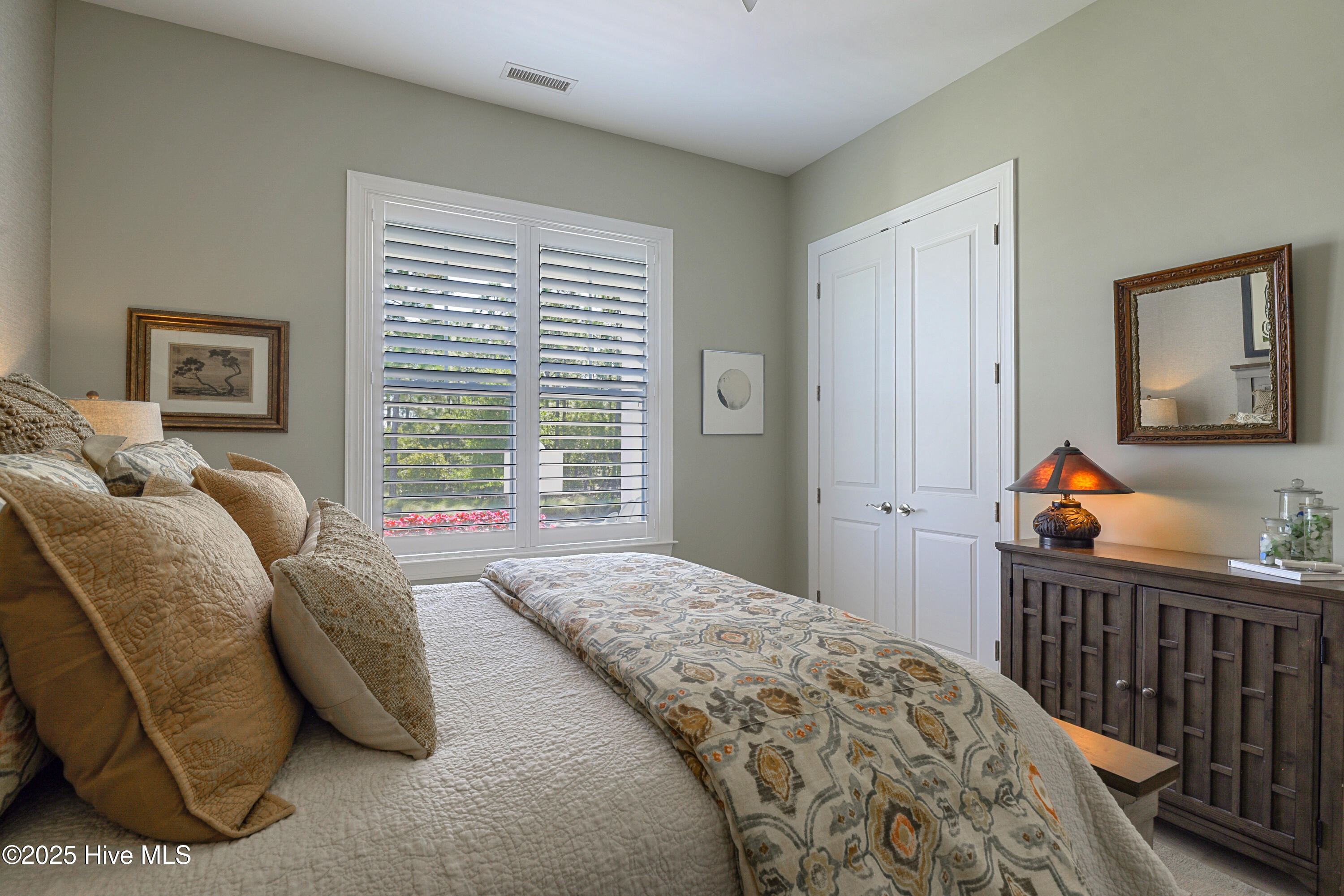 100530008 | Photo 49