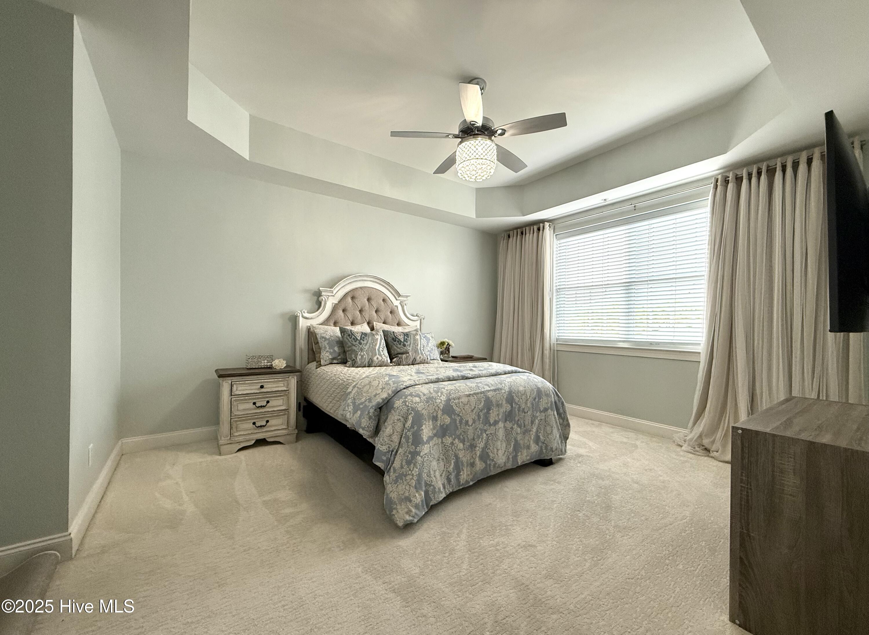 100542840 | Photo 23