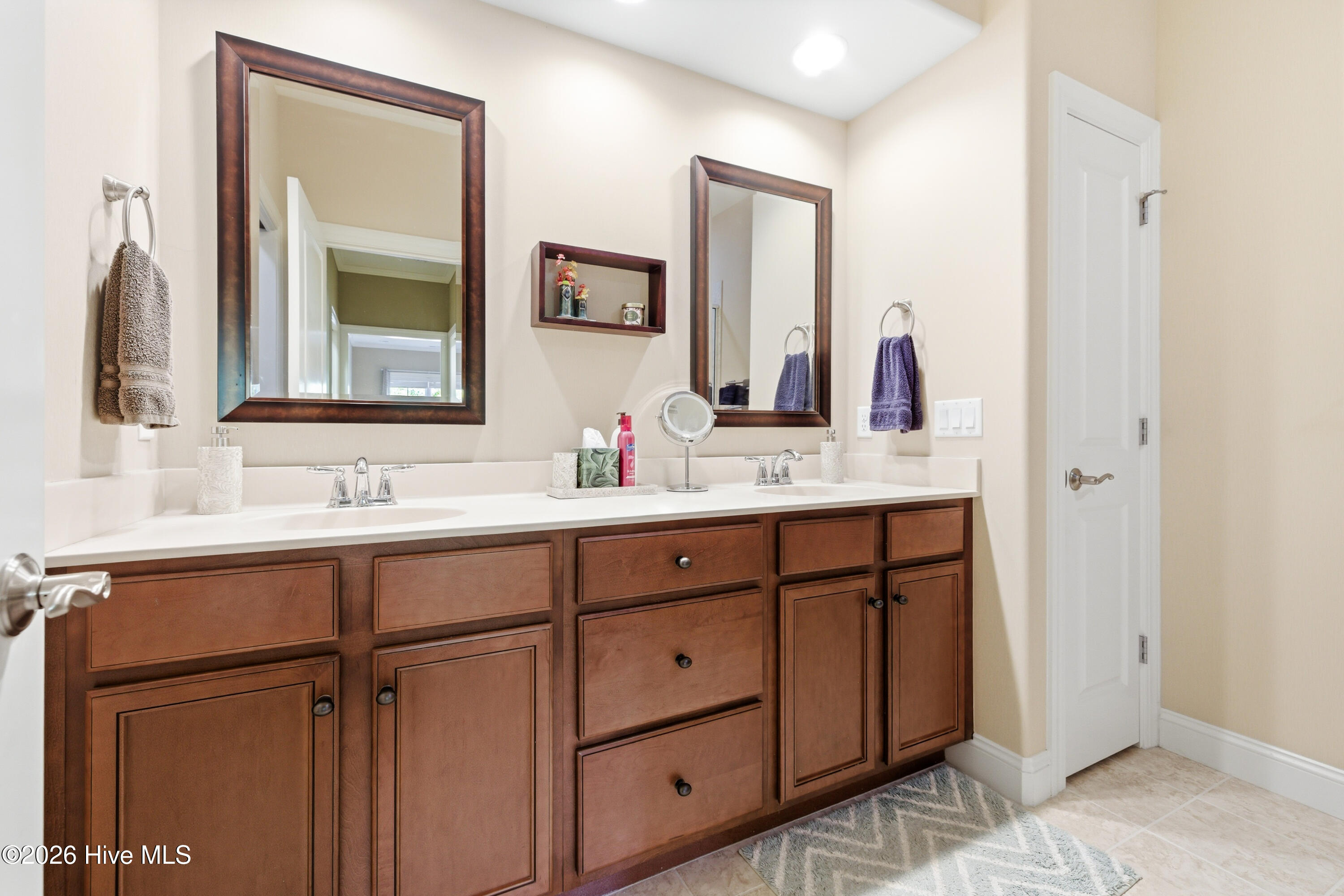 100570456 | Photo 33