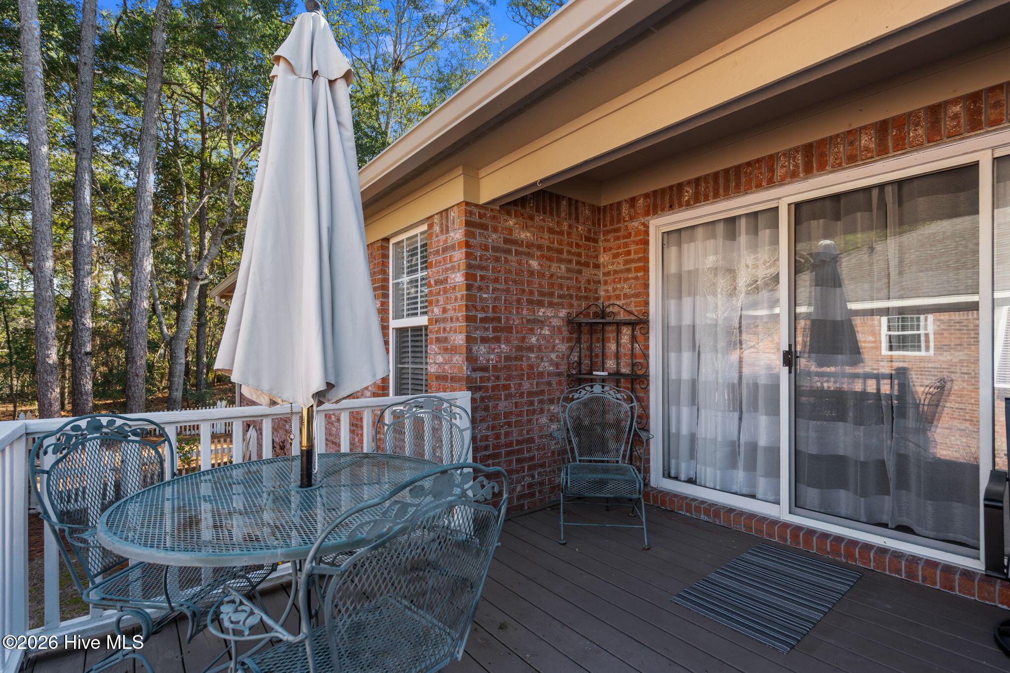 100552343 | Photo 35