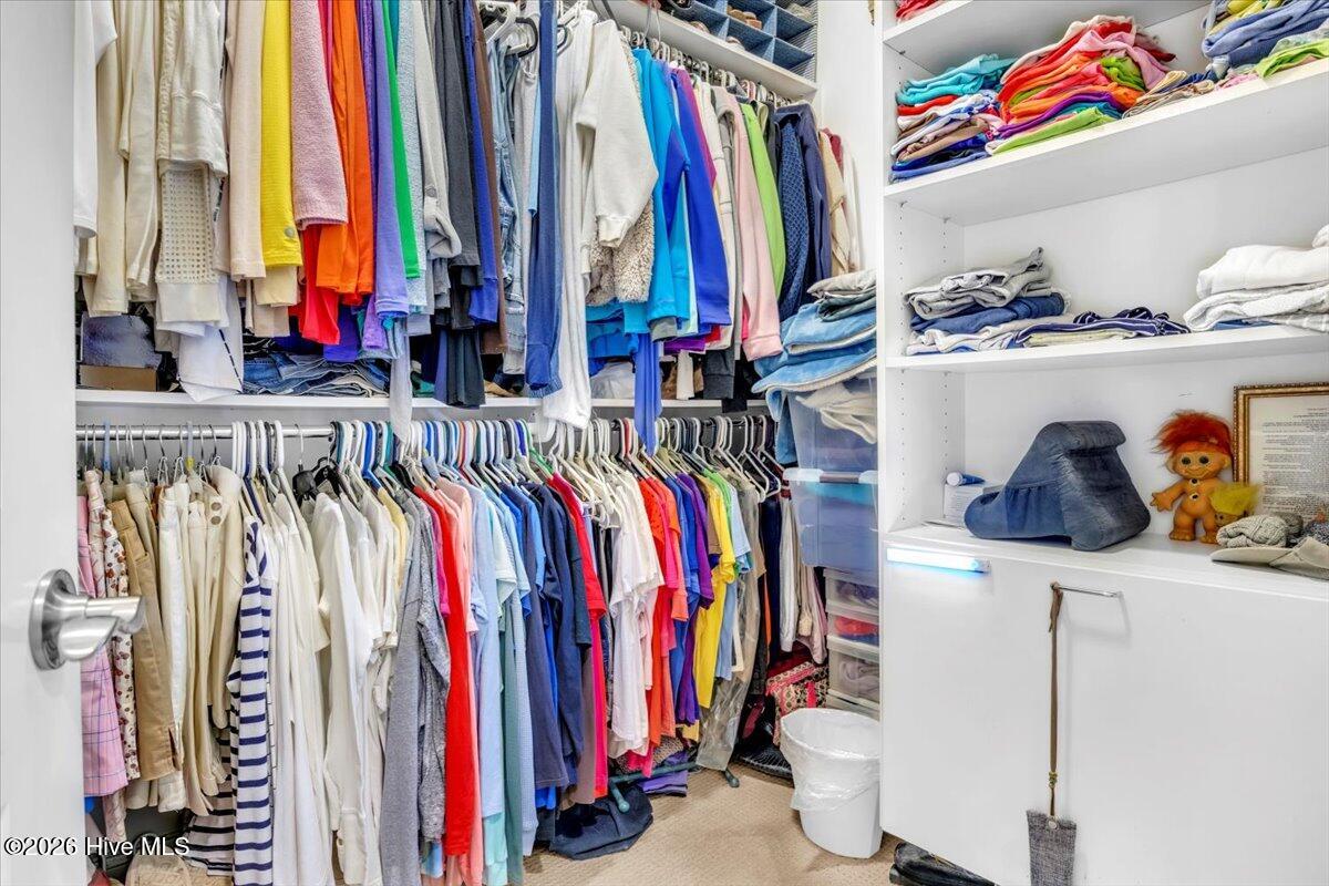 100556407 | Photo 47