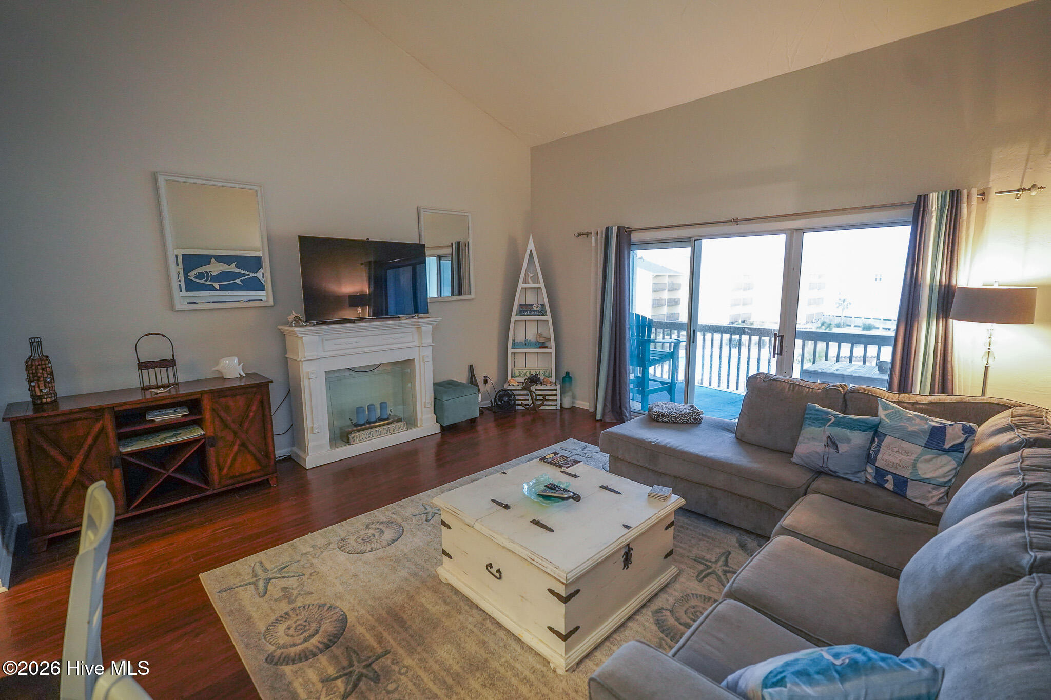 100519884 | Photo 18