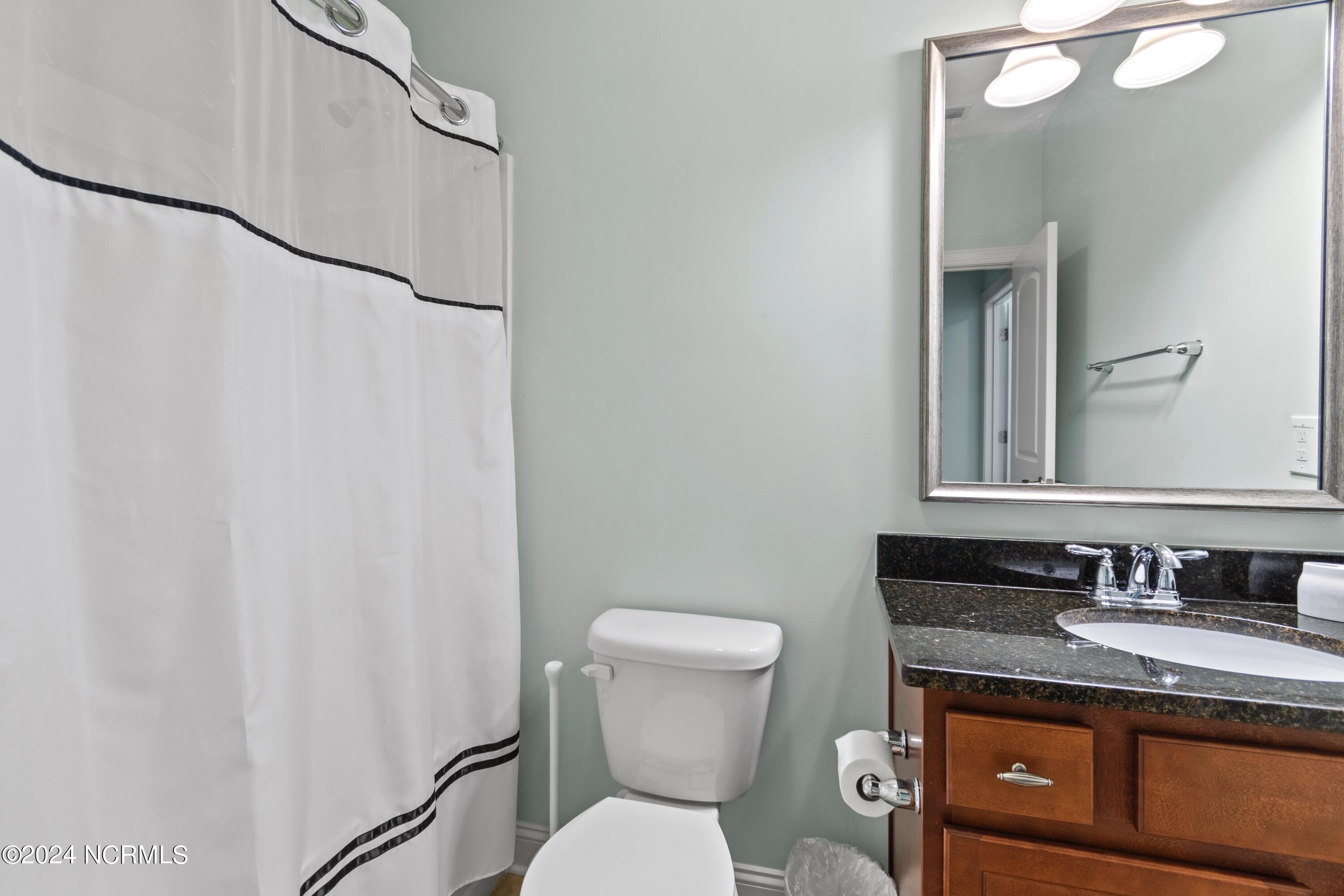 100568294 | Photo 15