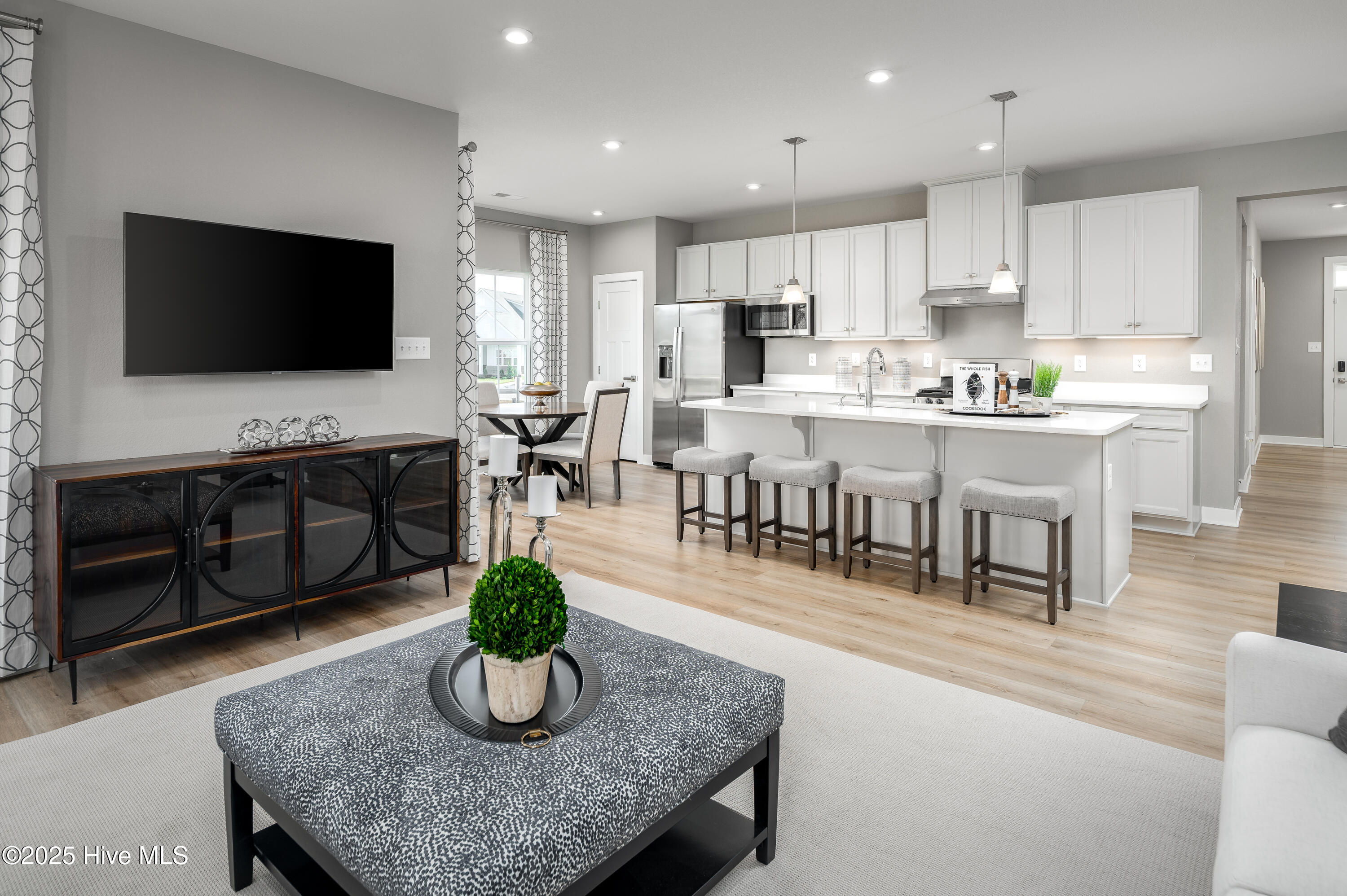 100534963 | Photo 10