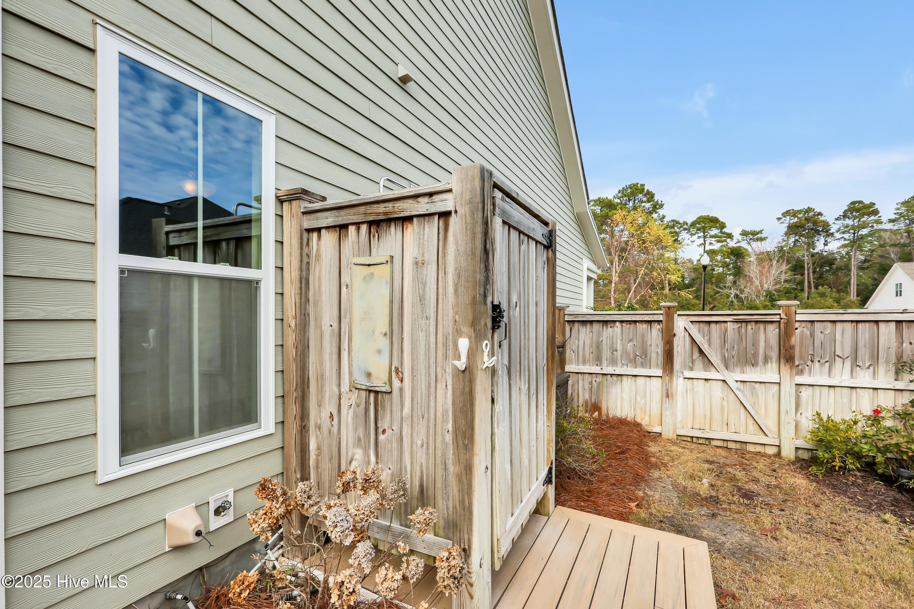 100544245 | Photo 52