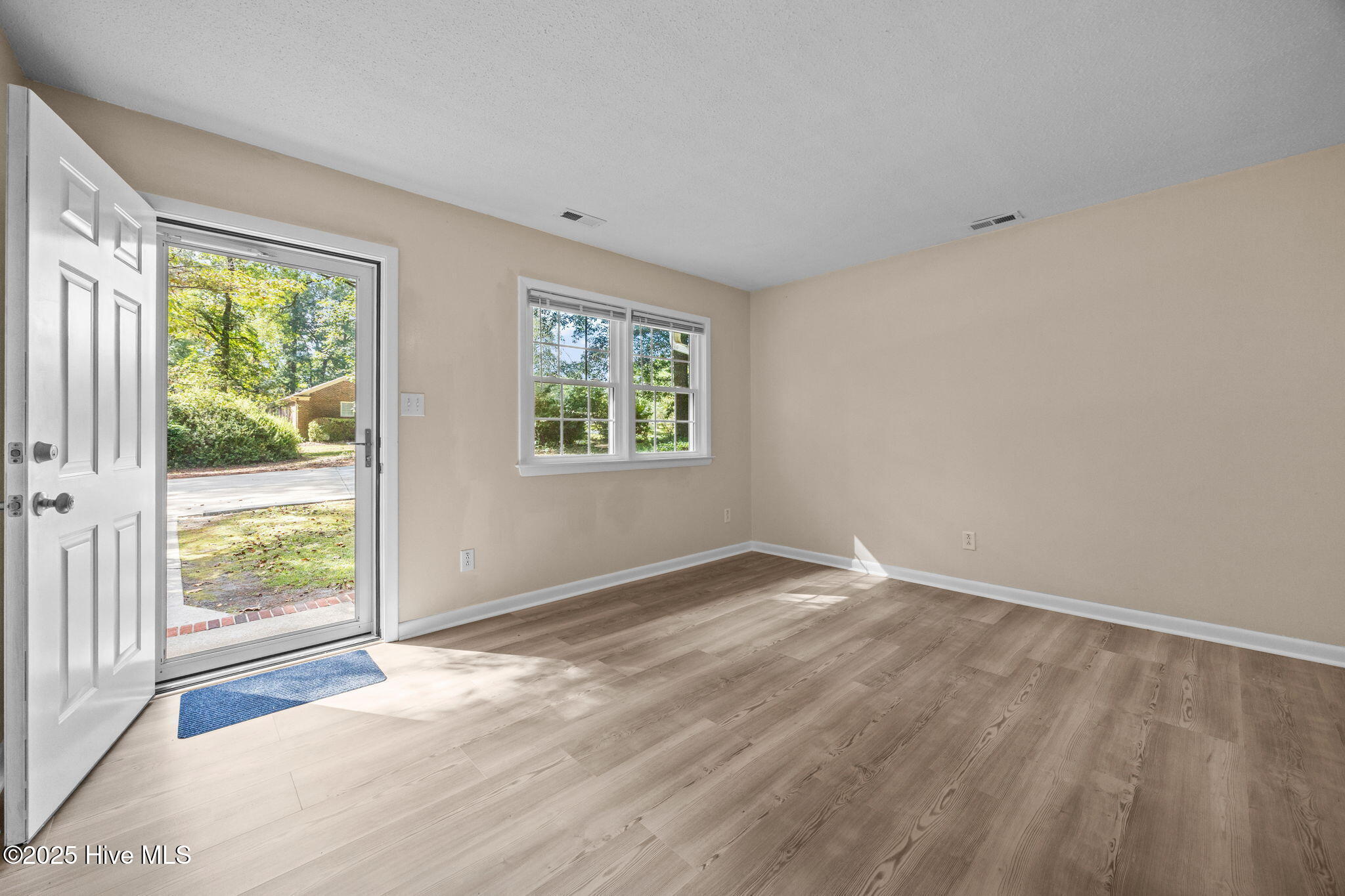 5-web-or-mls-1190 Gould Rd Unit1 6