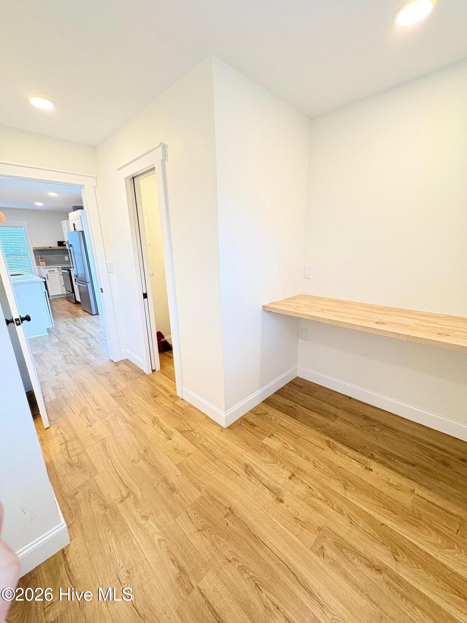 100559102 | Photo 27