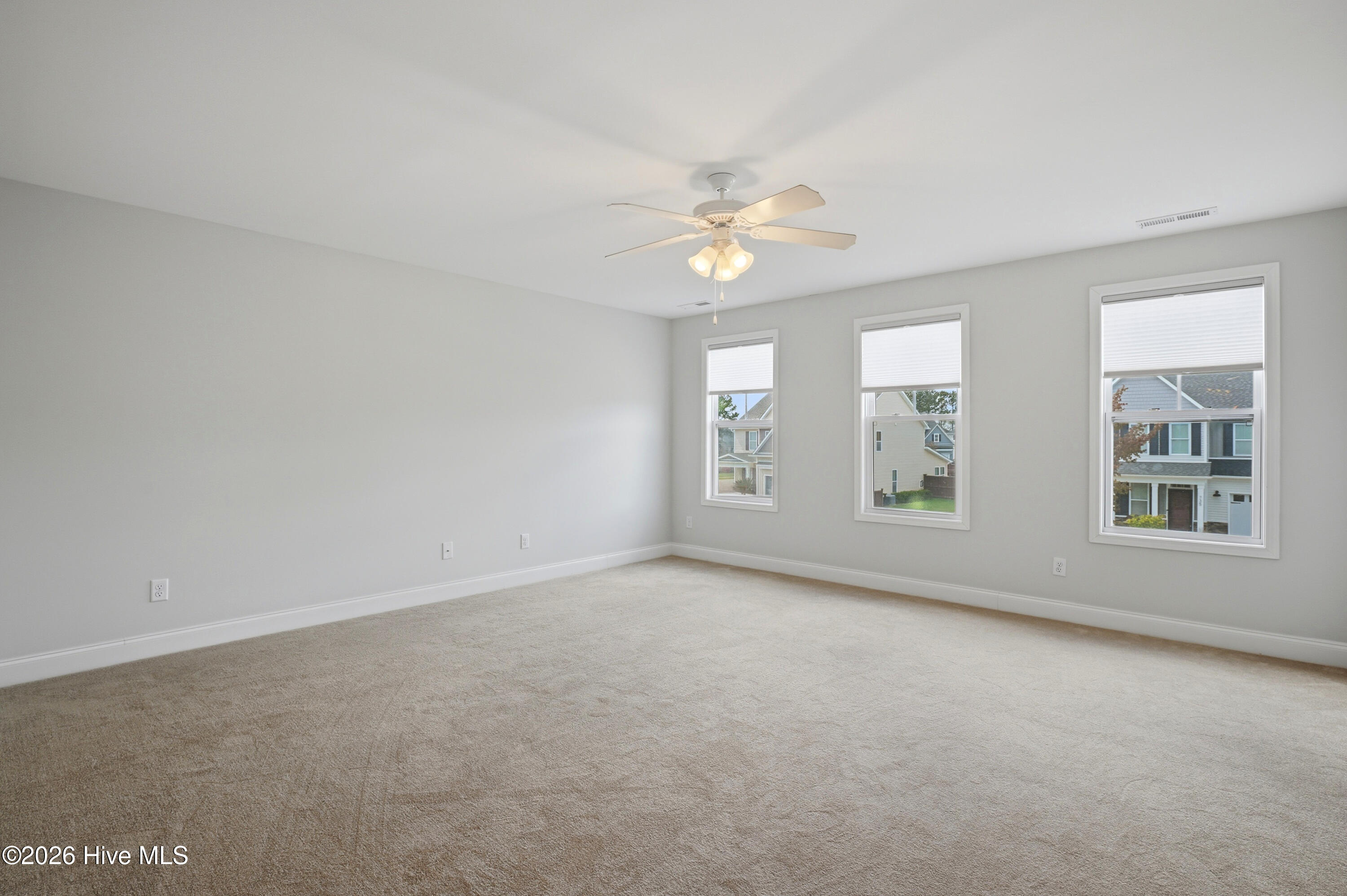 100563104 | Photo 23