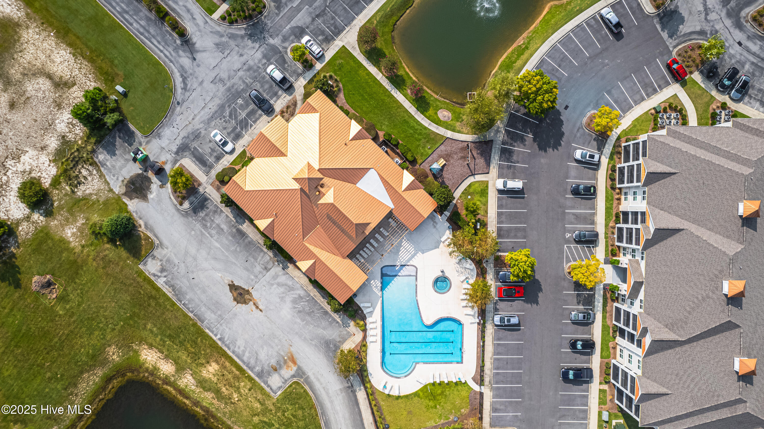 100553434 | Photo 29