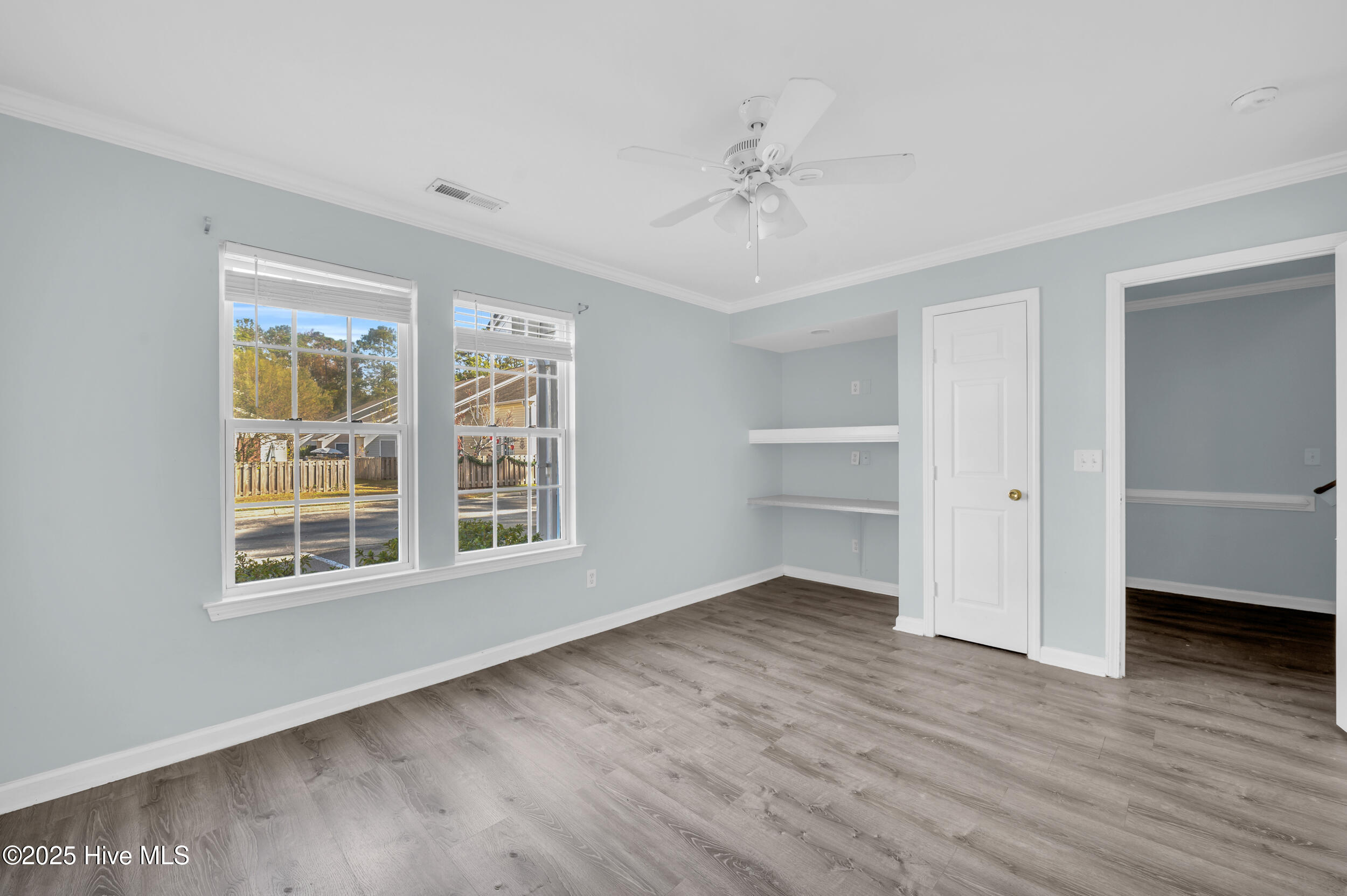 100543568 | Photo 14