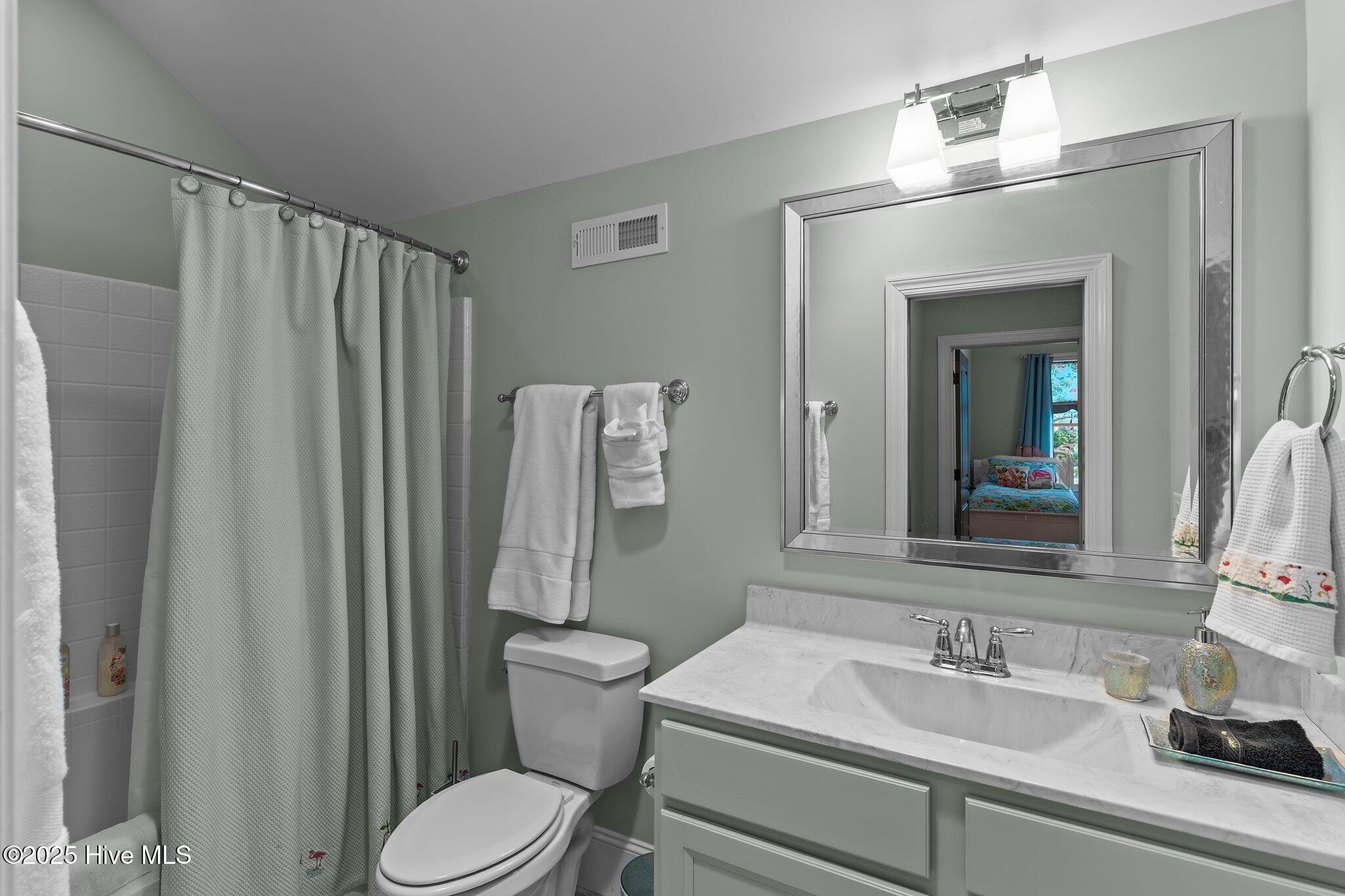 100513257 | Photo 48