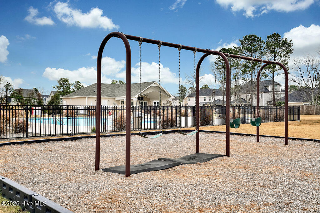 100561587 | Photo 54