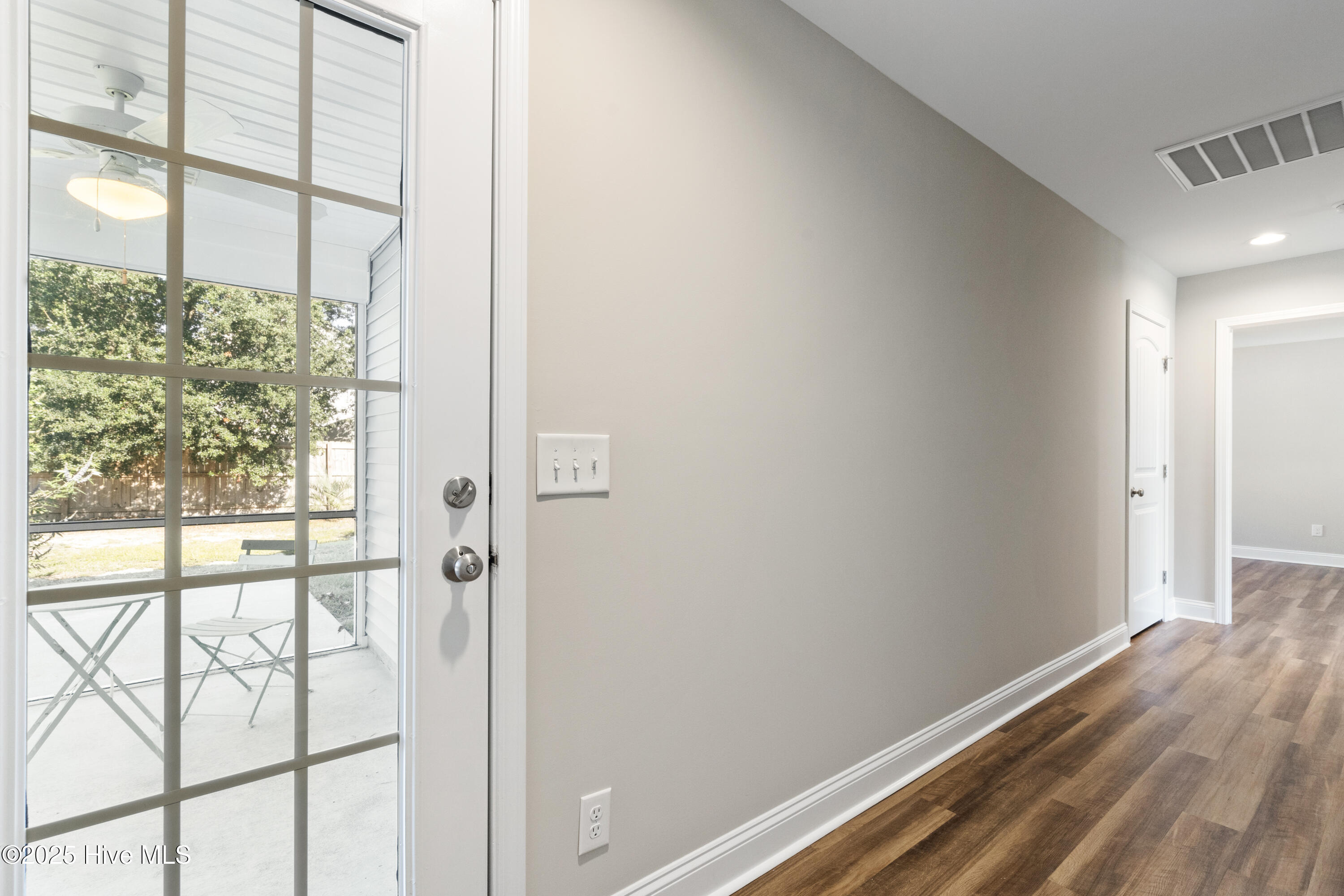 100523532 | Photo 36