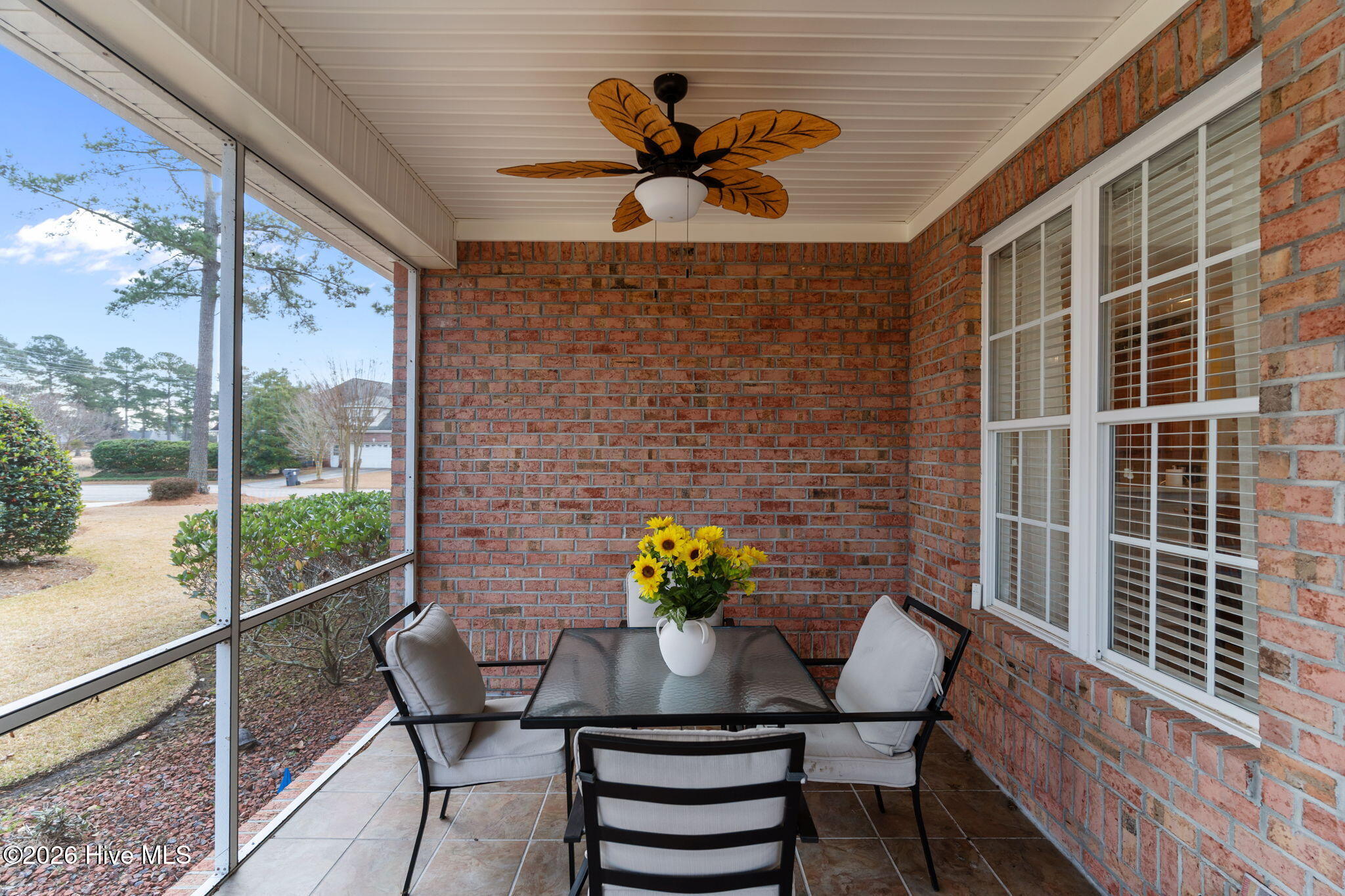 100548977 | Photo 33