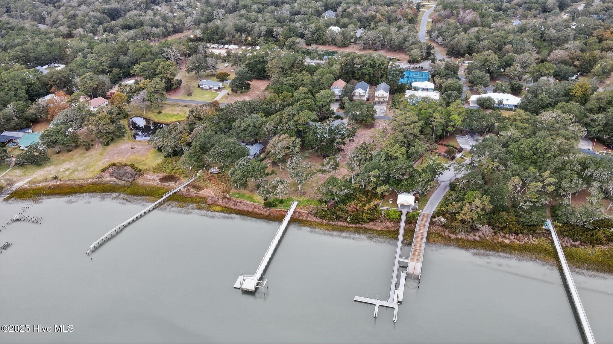 100540046 | Photo 45