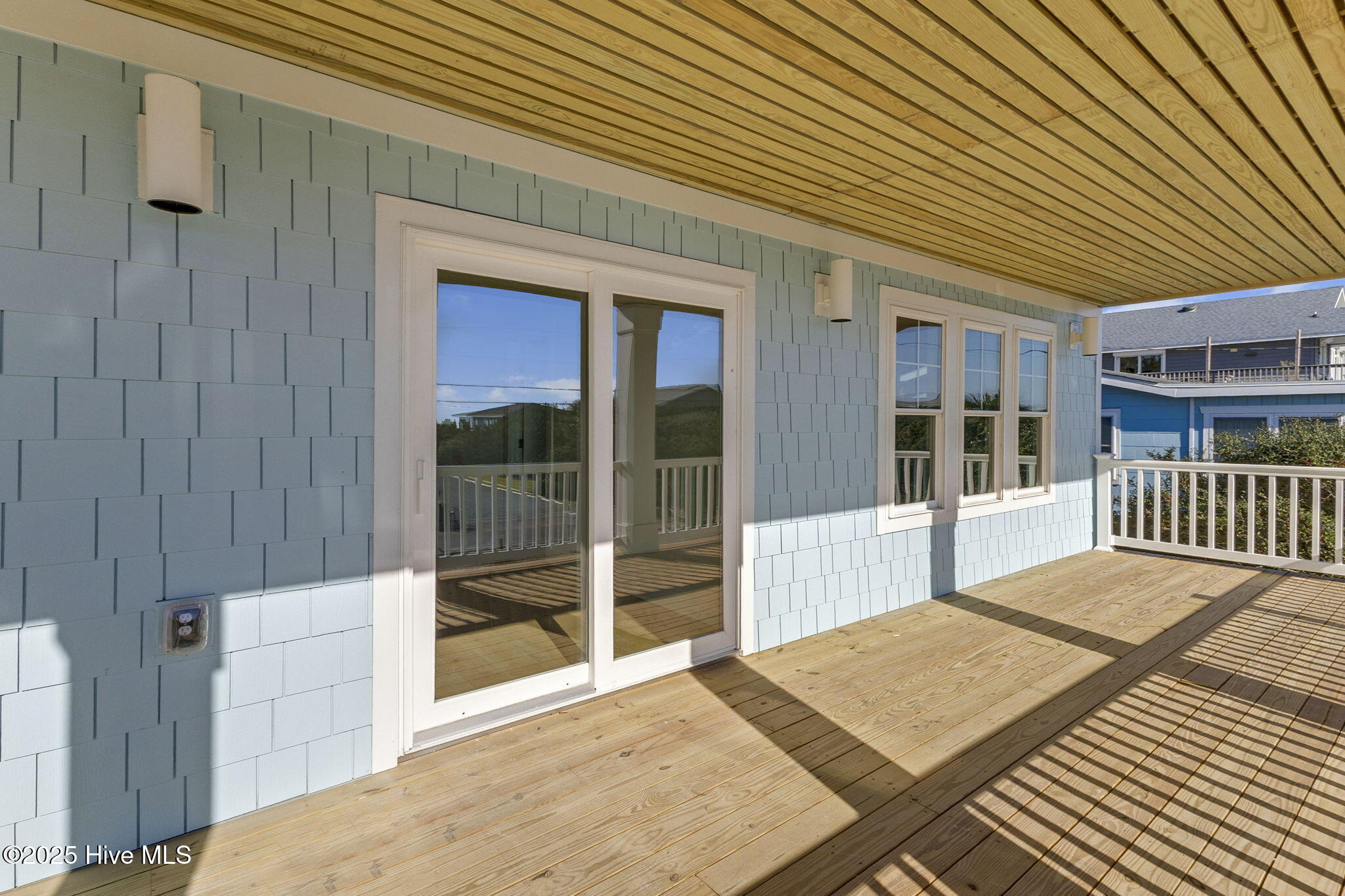 100522656 | Photo 20