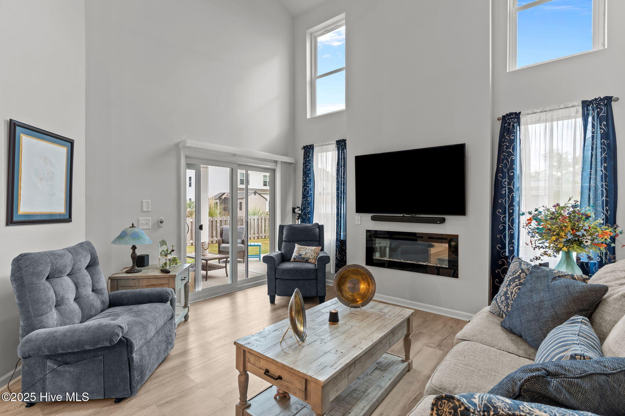 100540695 | Photo 13