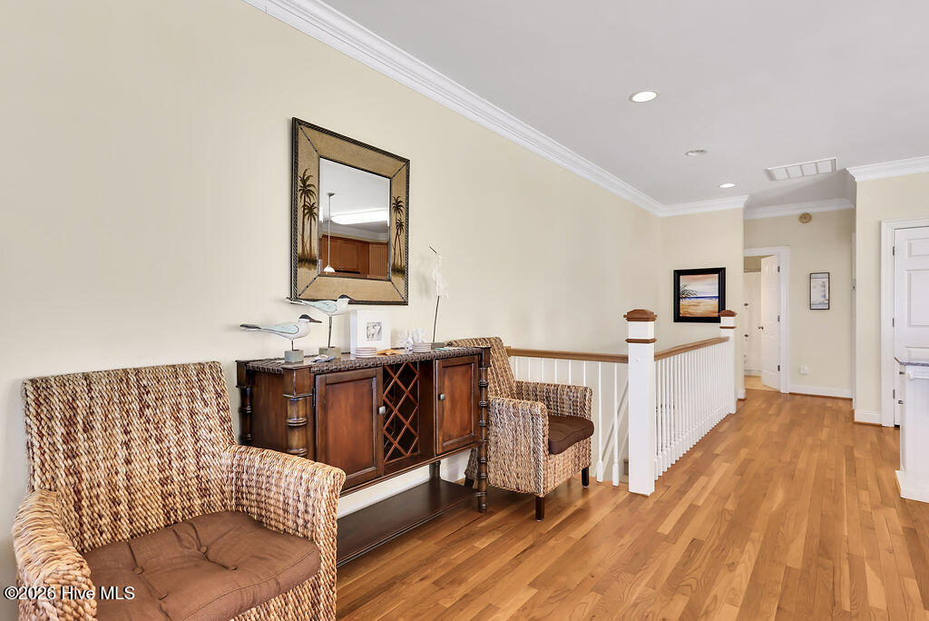 100564963 | Photo 53