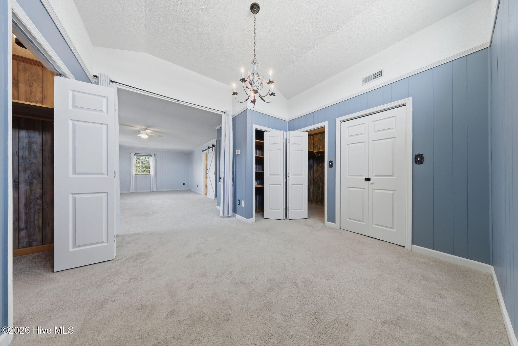 100557788 | Photo 37