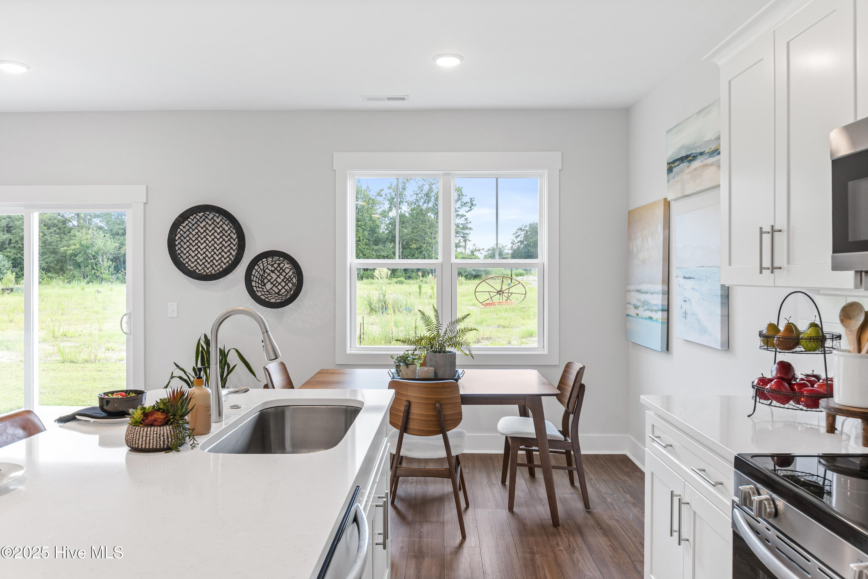 100554905 | Photo 16