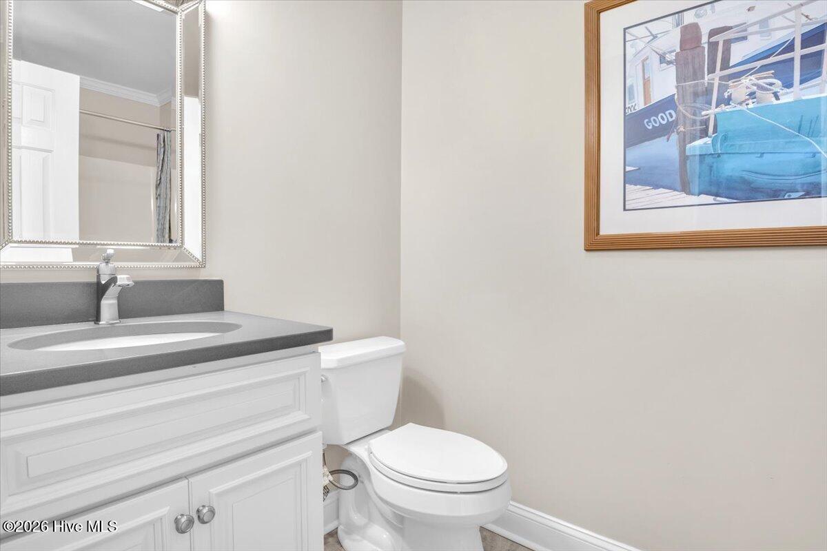 100556413 | Photo 32