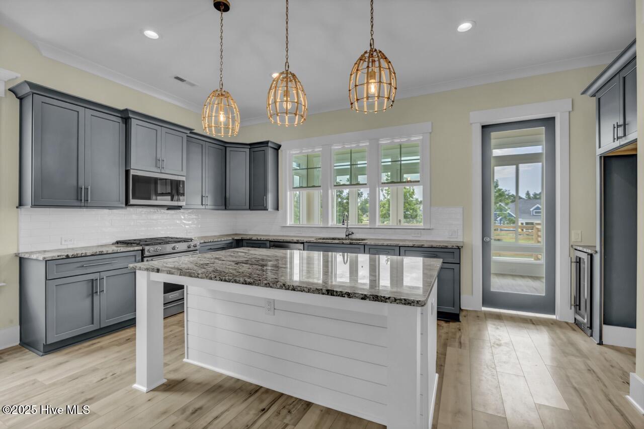 100494690 | Photo 10