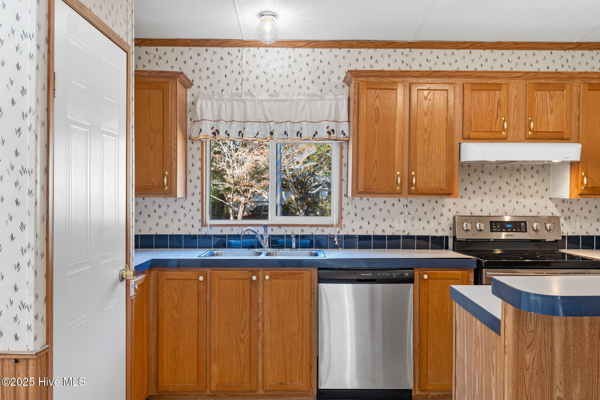 100541276 | Photo 14