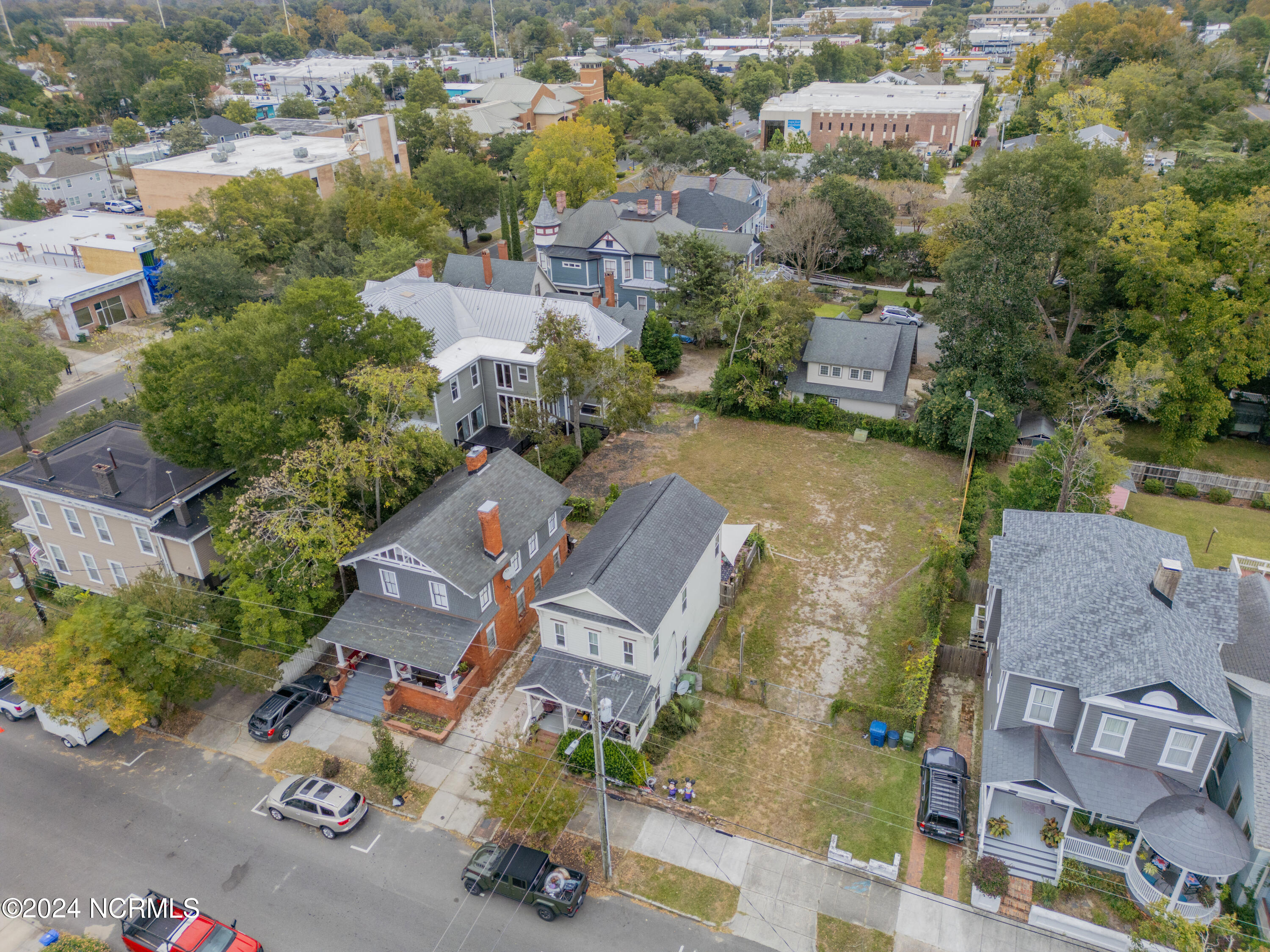 100472145 | Photo 63