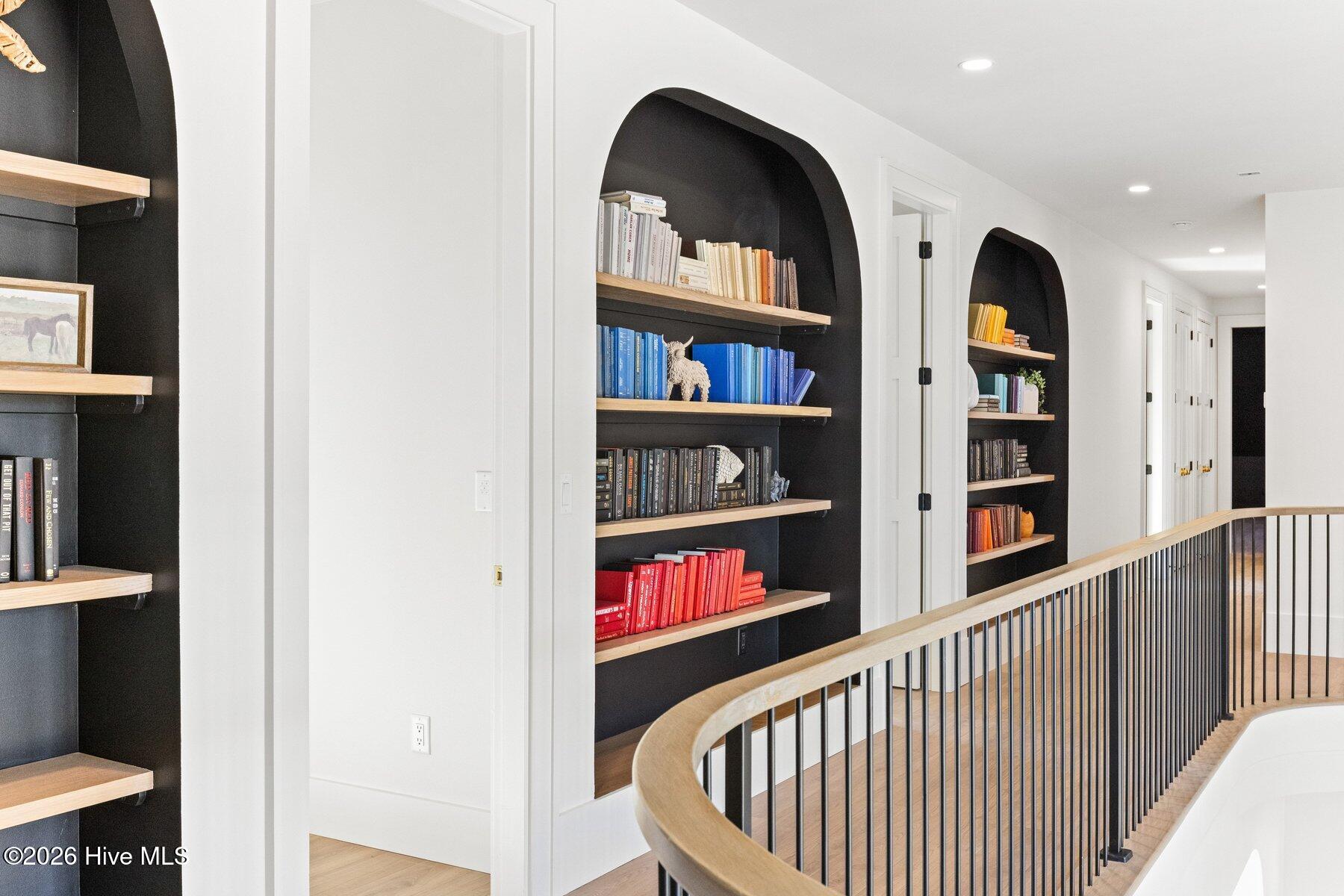 100529848 | Photo 59