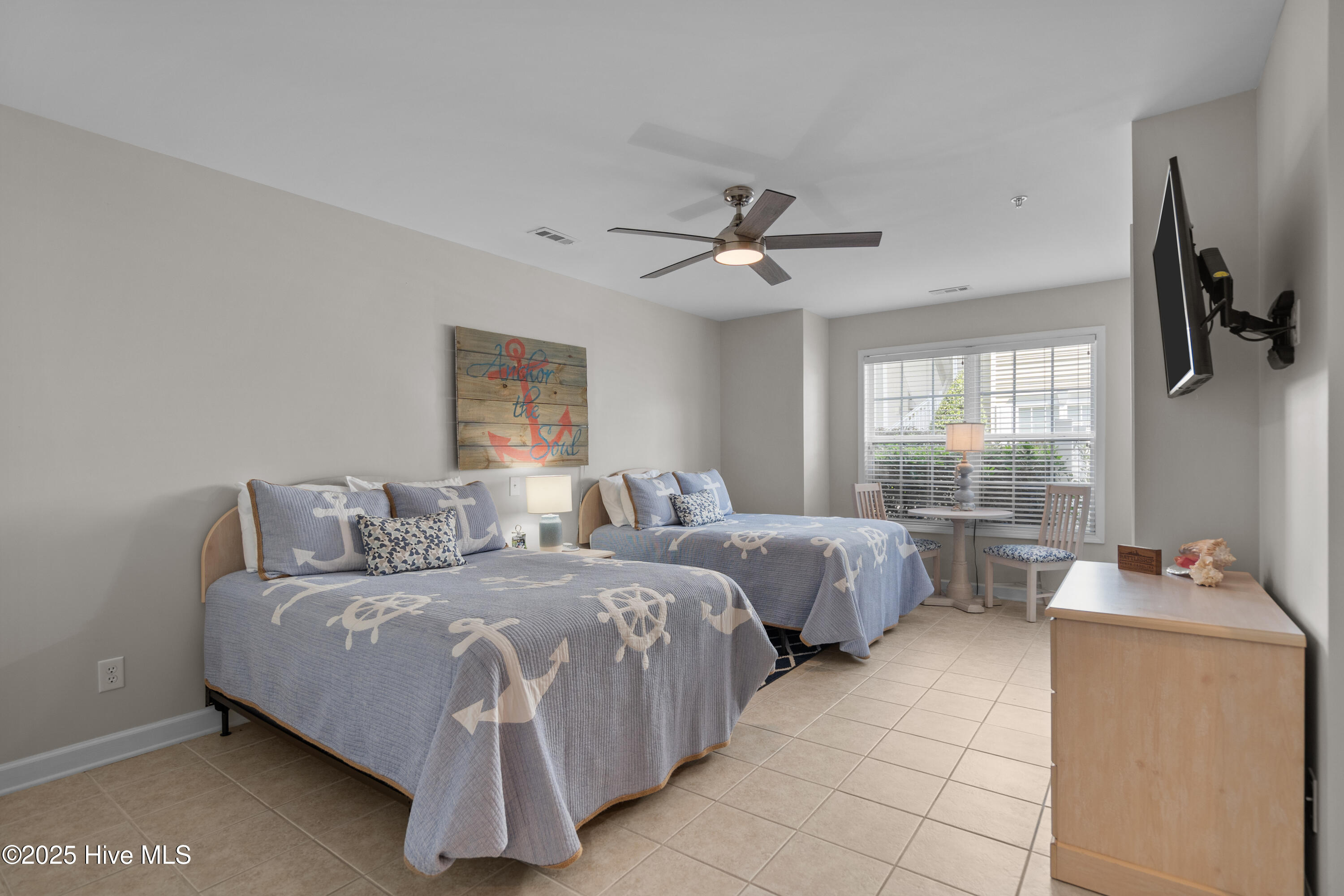 100527638 | Photo 32