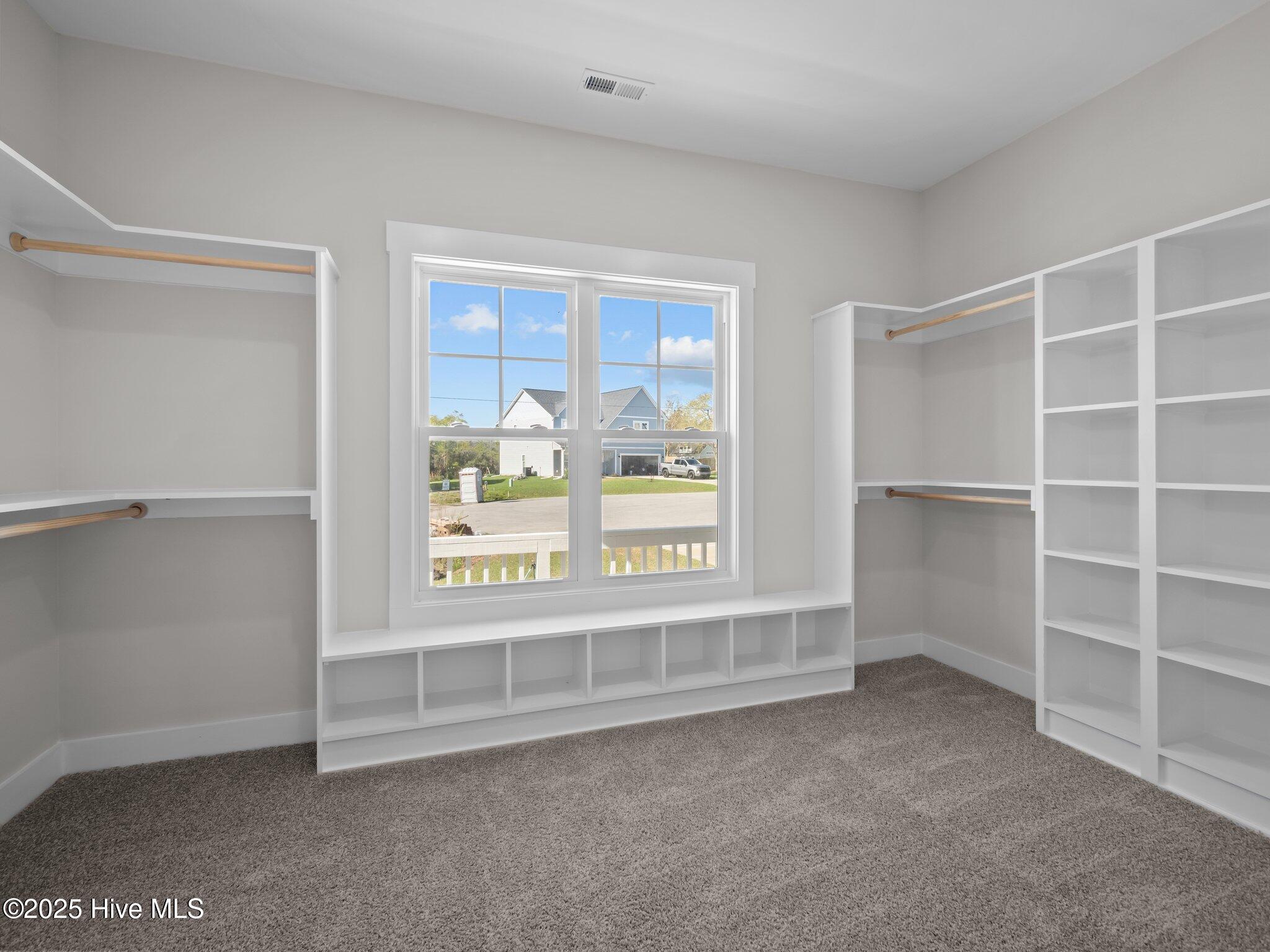 100487102 | Photo 27