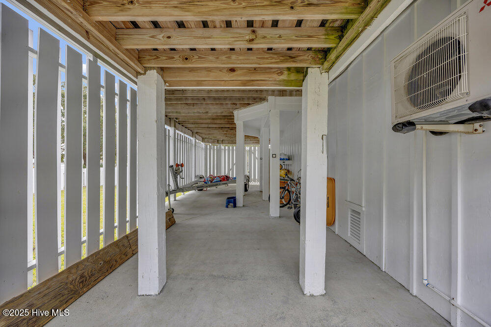 100542782 | Photo 47