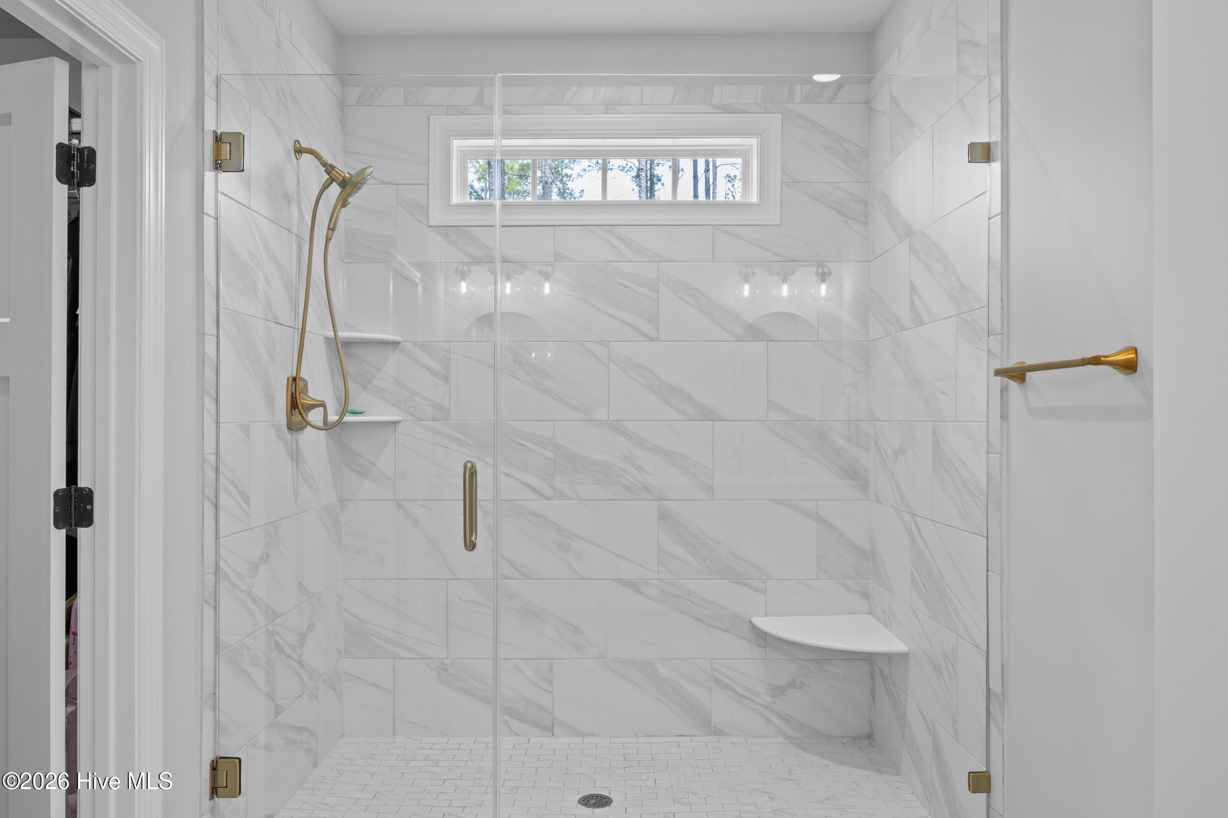 598 Saratoga Way, Rocky Point, NC 28457 – photo 21: 24_bathroom