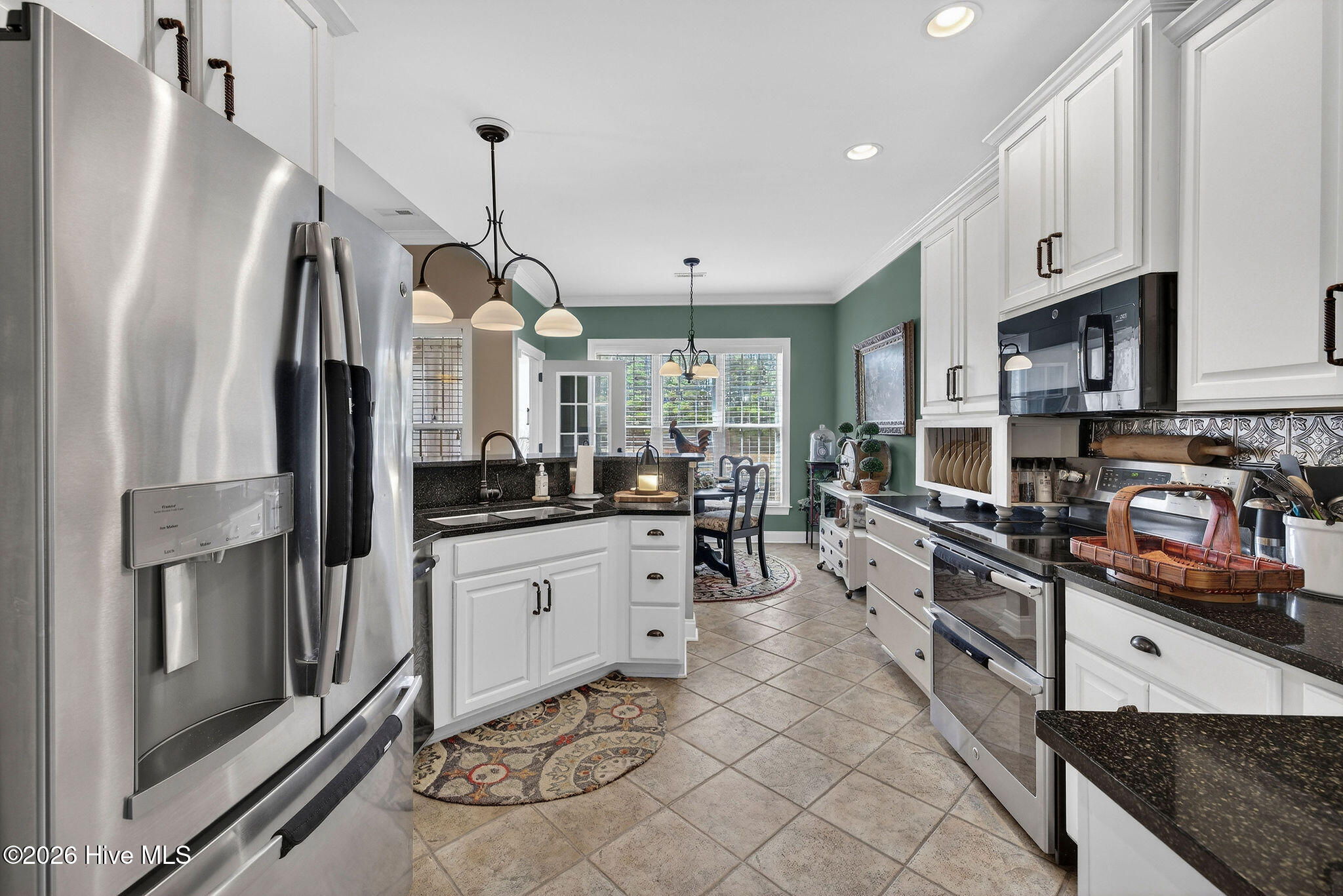 100558563 | Photo 41